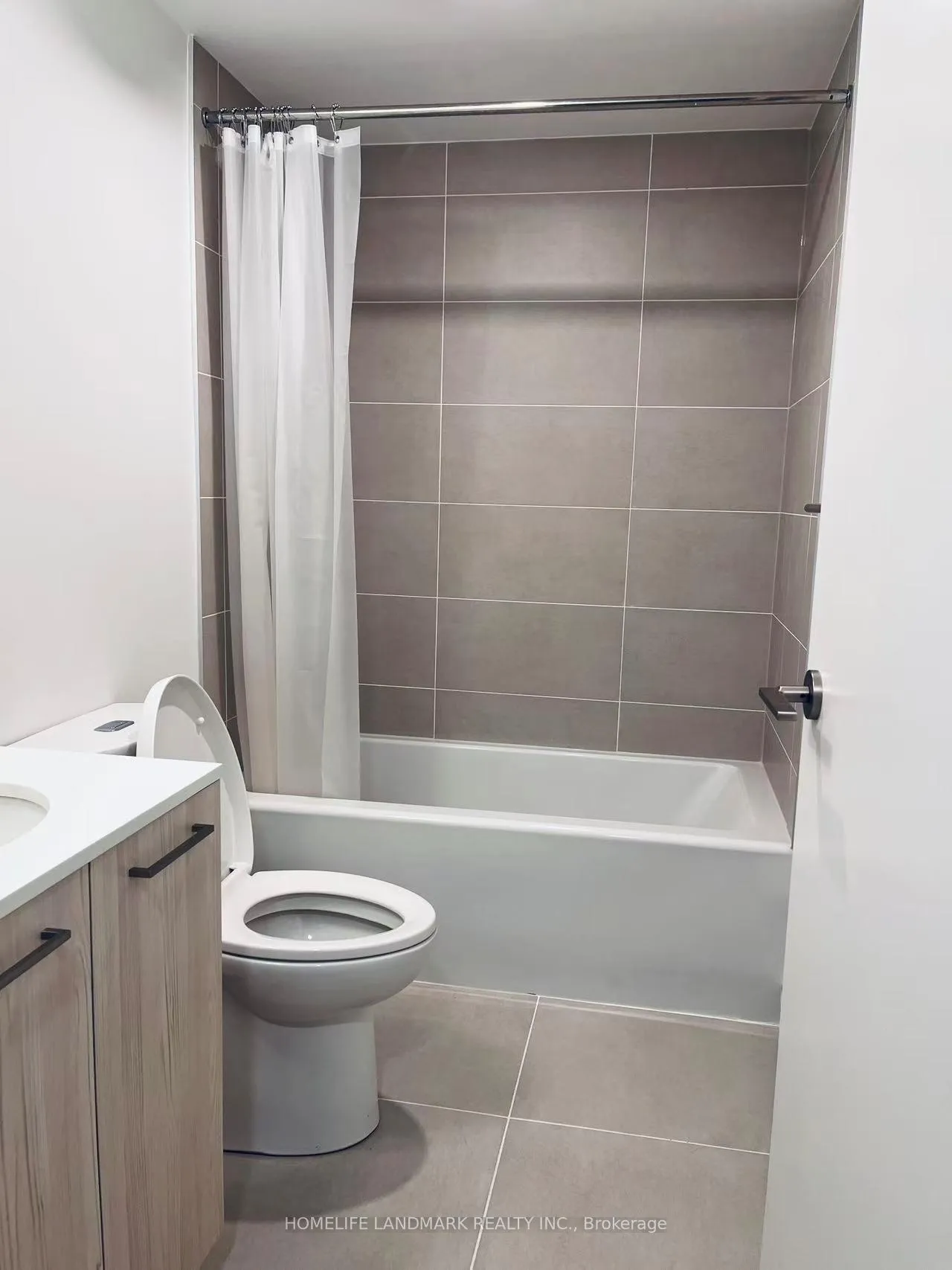 Photo 5 of Unit 704, 65 Mutual Street, Toronto, Church-Yonge Corridor — HOMEH