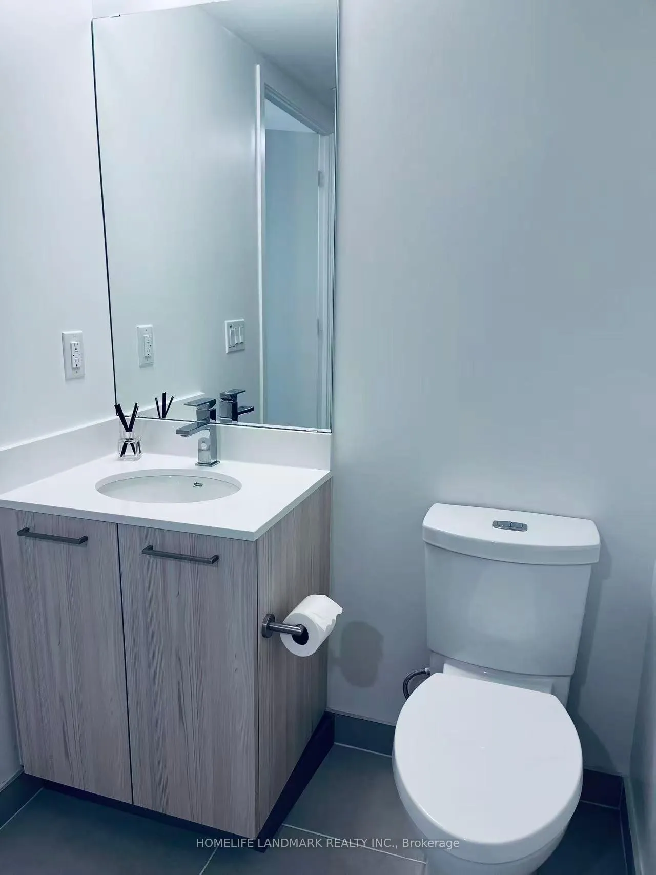 Photo 9 of Unit 704, 65 Mutual Street, Toronto, Church-Yonge Corridor — HOMEH