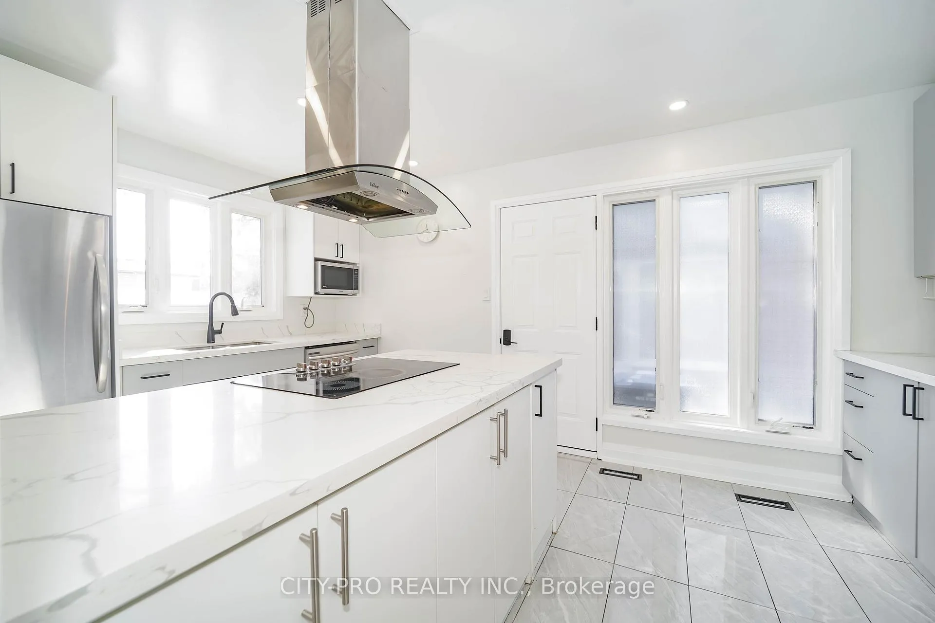 Photo 7 of 2848 Windwood Drive, Mississauga, Meadowvale — HOMEH