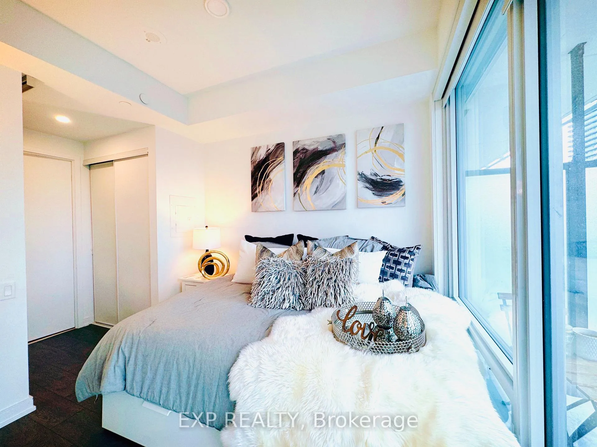 Photo 6 of Unit 2810, 3 Gloucester Street, Toronto, Church-Yonge Corridor — HOMEH