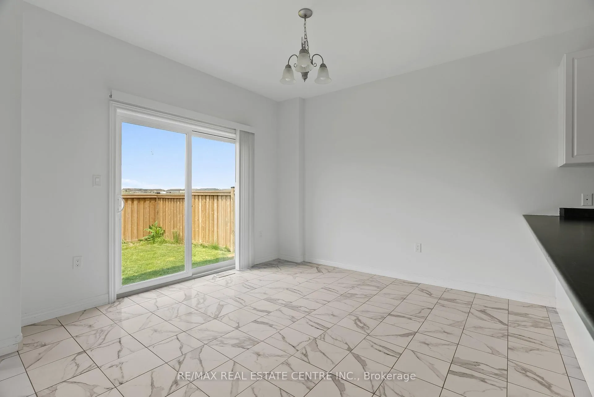 Photo 10 of 56 Rockledge Drive, Hamilton, Hannon — HOMEH