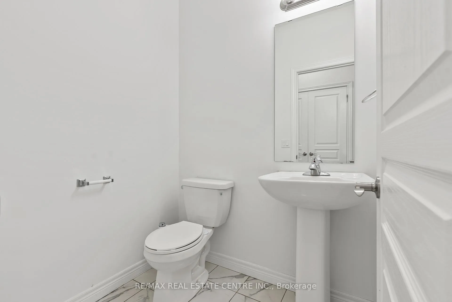 Photo 13 of 56 Rockledge Drive, Hamilton, Hannon — HOMEH
