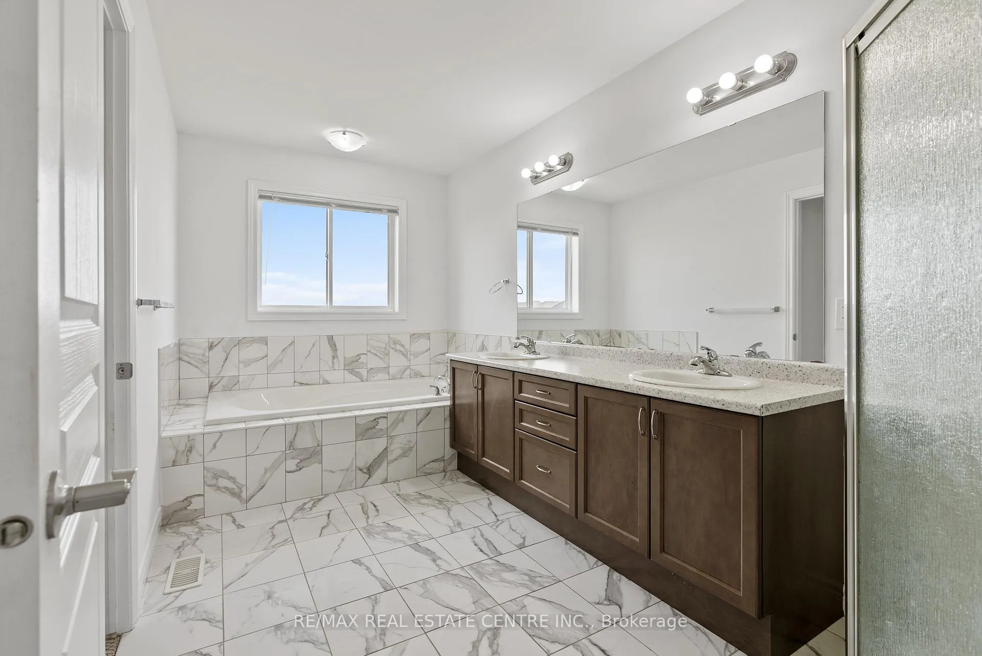 Photo 27 of 56 Rockledge Drive, Hamilton, Hannon — HOMEH