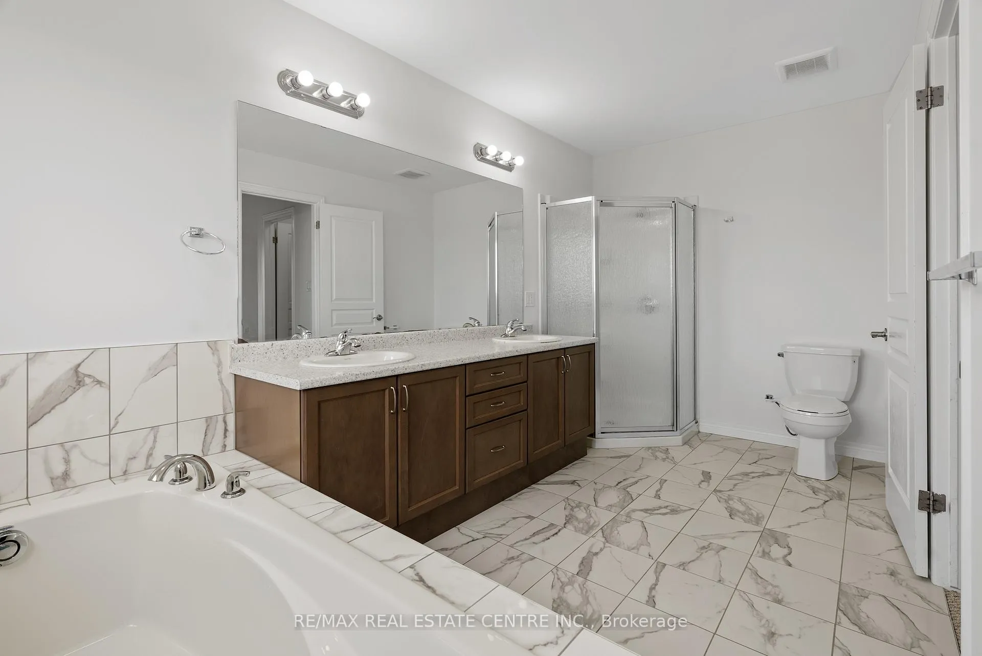 Photo 28 of 56 Rockledge Drive, Hamilton, Hannon — HOMEH