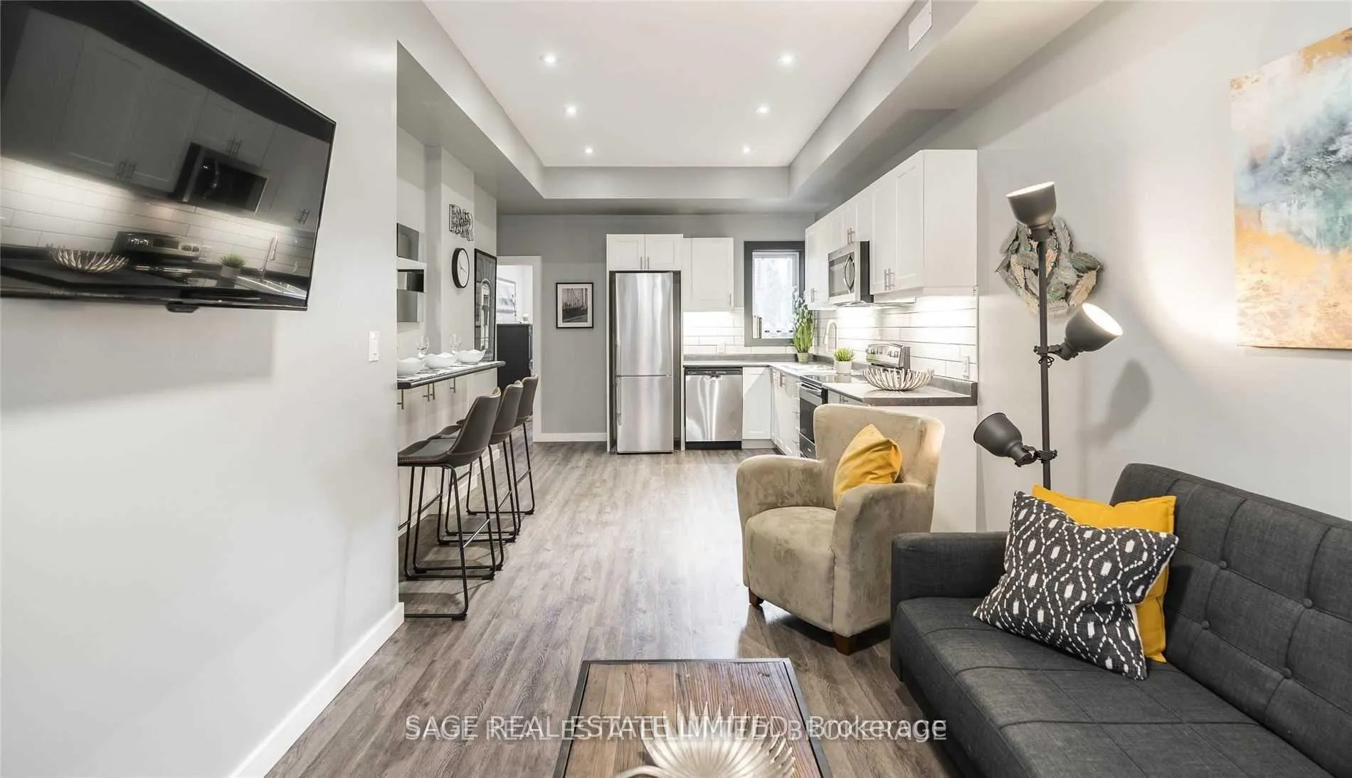 Photo 3 of 247 Lisgar Street, Toronto, Little Portugal — HOMEH