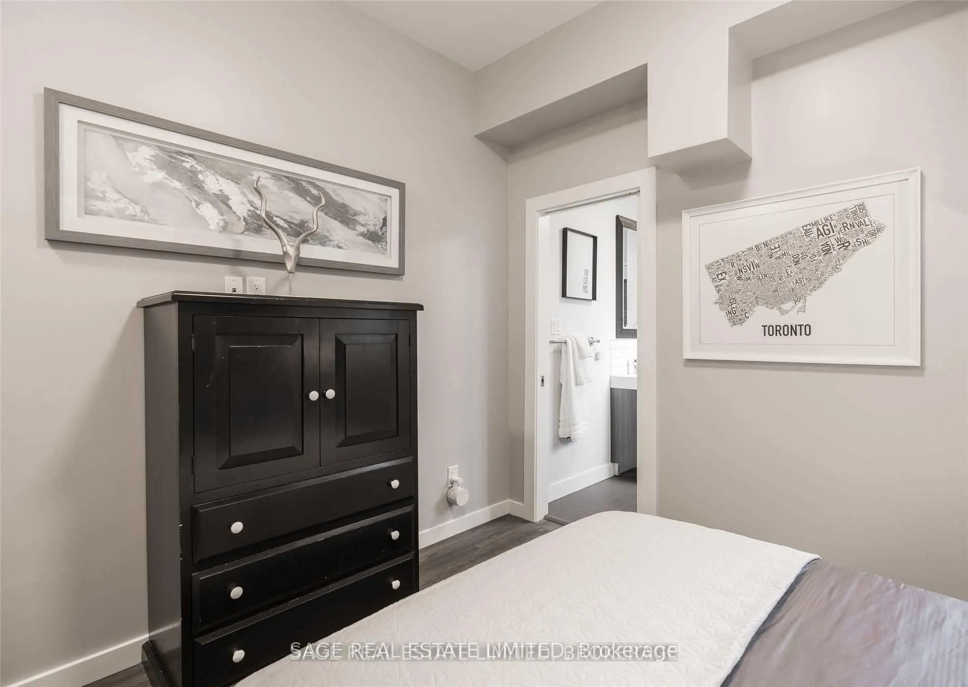 Photo 8 of 247 Lisgar Street, Toronto, Little Portugal — HOMEH