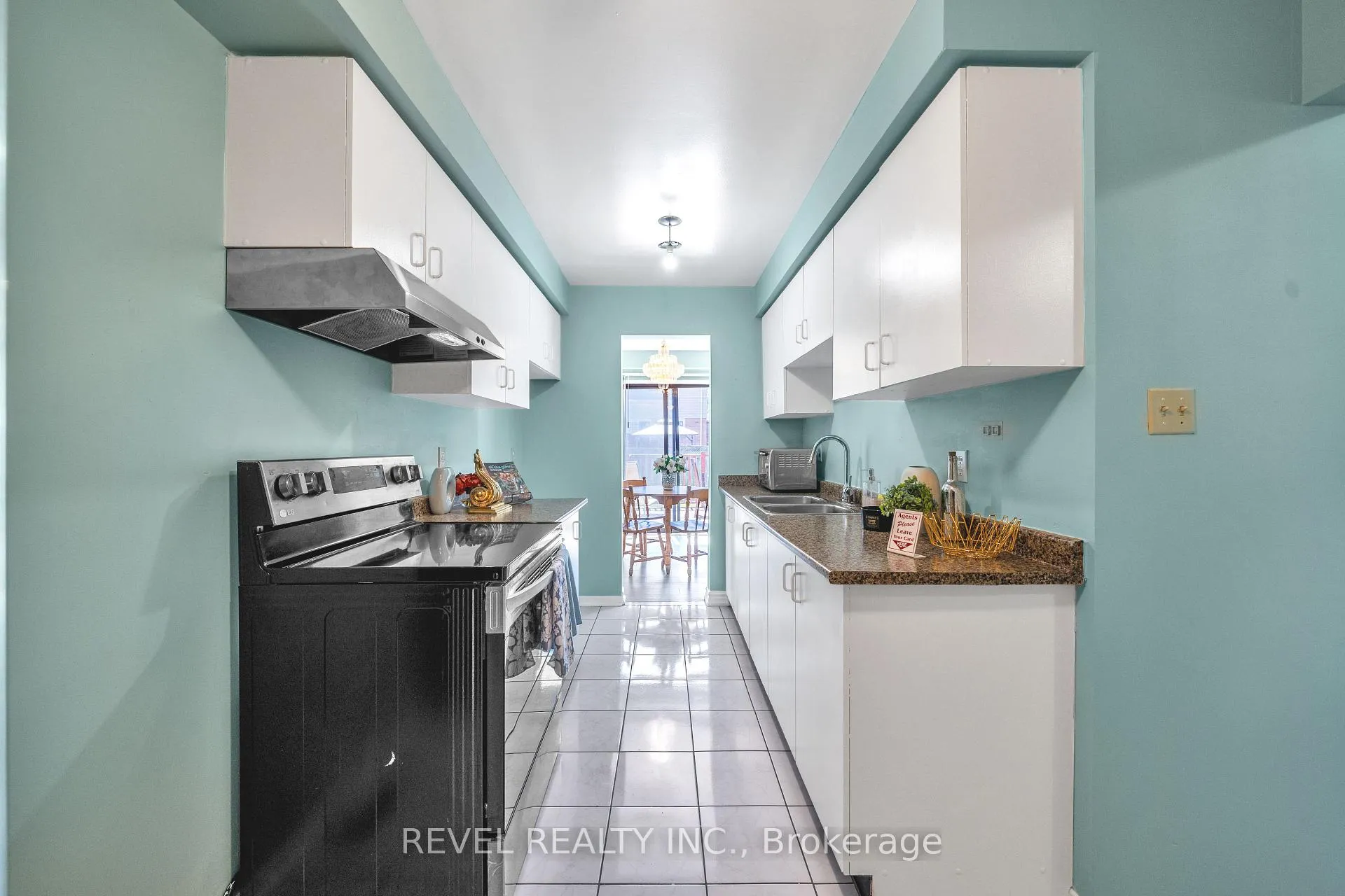 Photo 8 of 11 Carr Drive, Ajax, Central — HOMEH