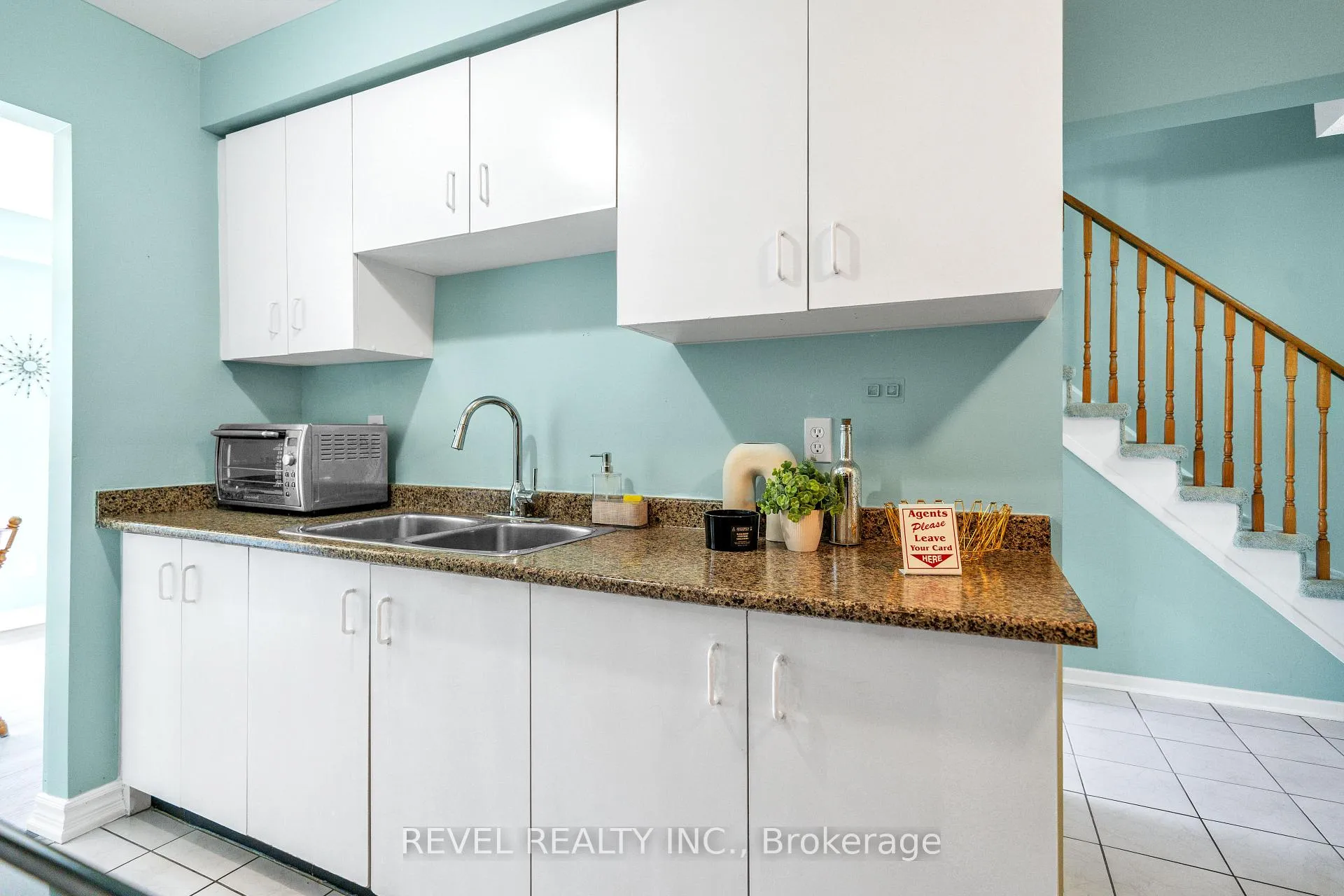 Photo 9 of 11 Carr Drive, Ajax, Central — HOMEH
