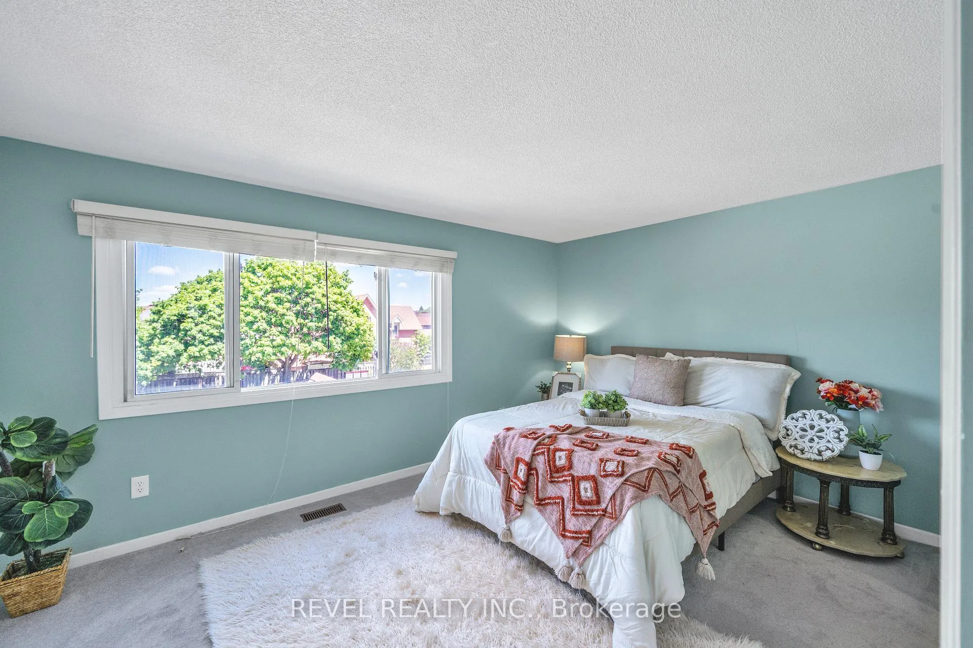 Photo 14 of 11 Carr Drive, Ajax, Central — HOMEH