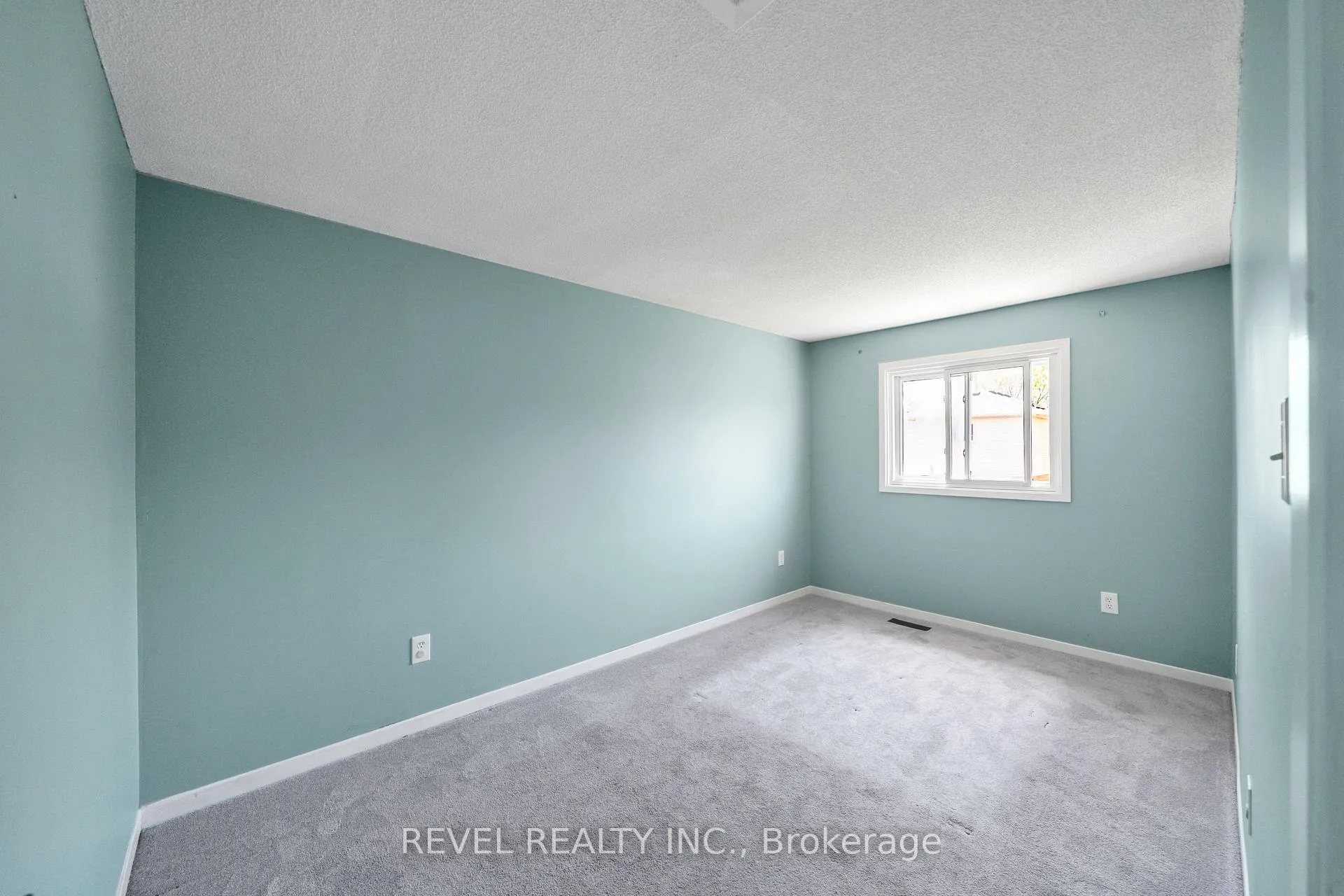 Photo 15 of 11 Carr Drive, Ajax, Central — HOMEH