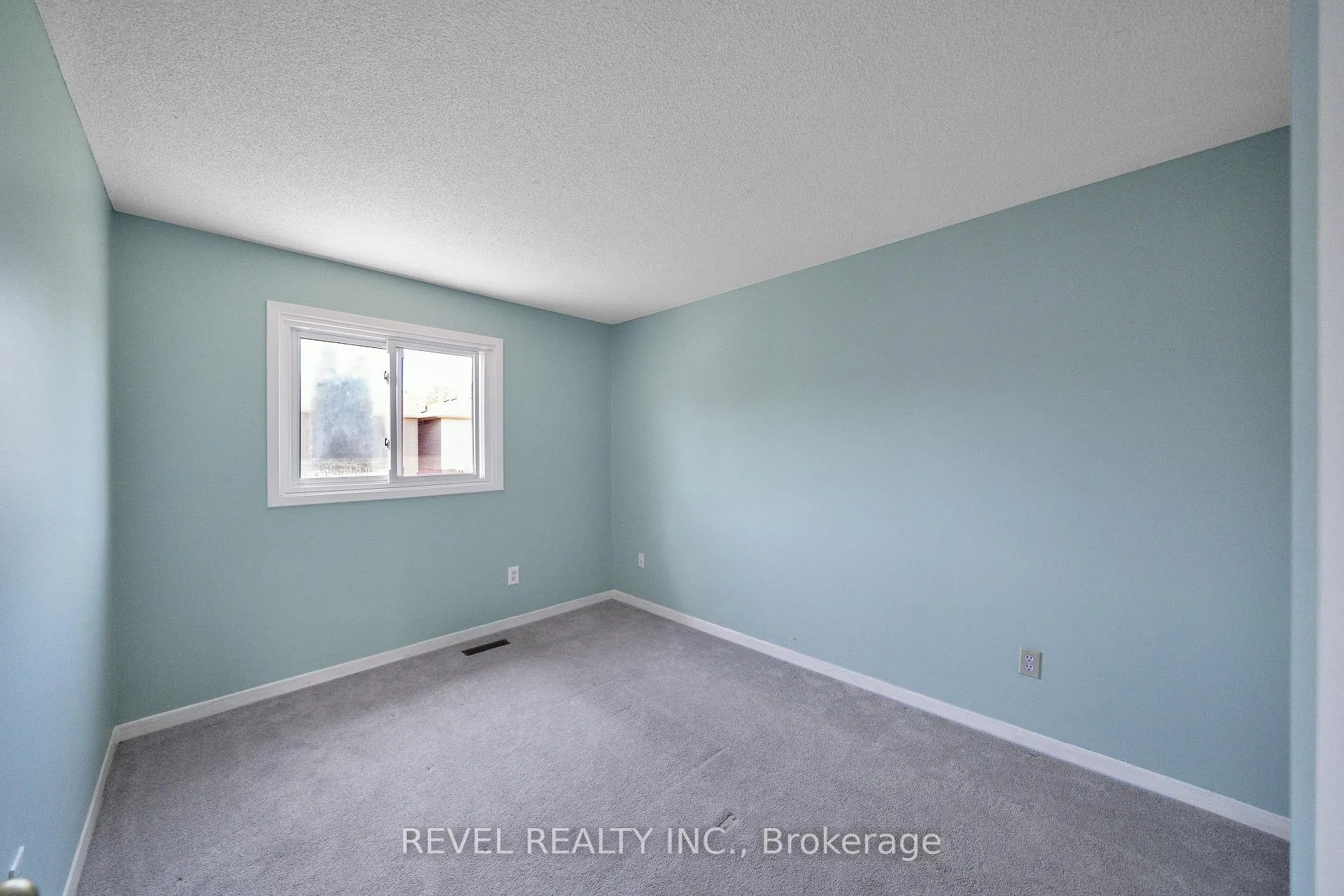 Photo 16 of 11 Carr Drive, Ajax, Central — HOMEH
