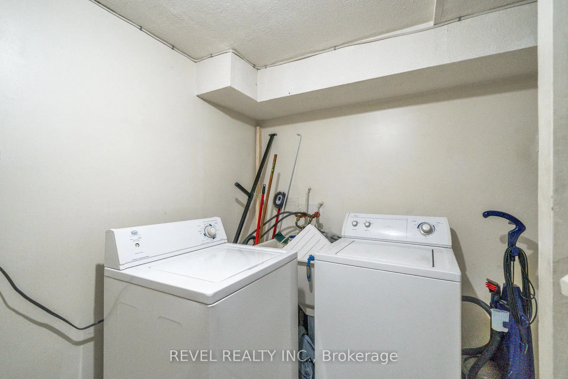 Photo 21 of 11 Carr Drive, Ajax, Central — HOMEH