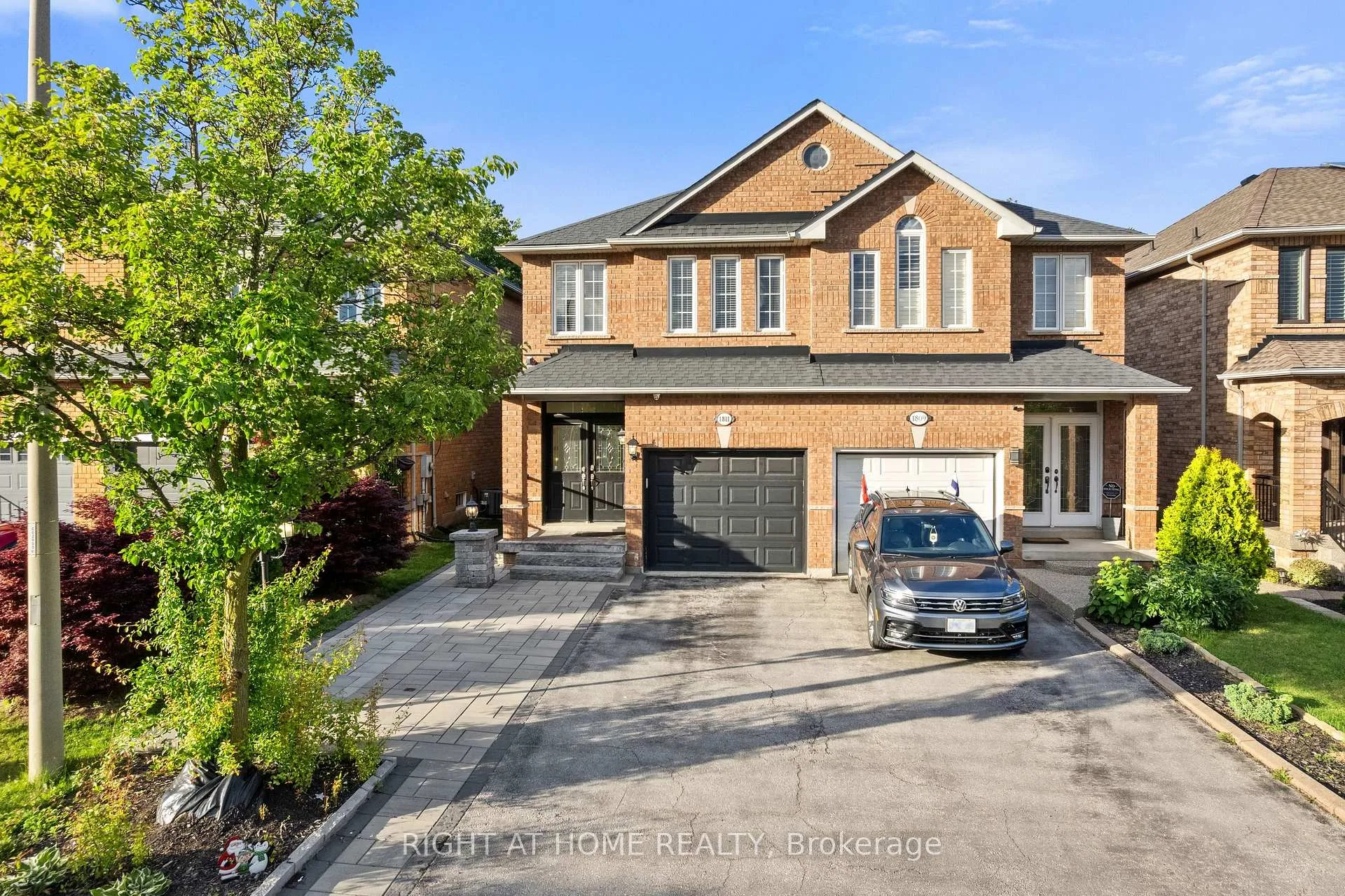 Front of 1811 Creek Way