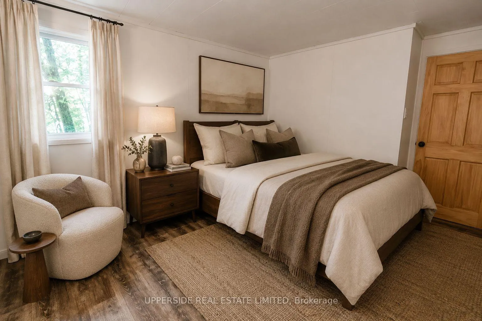 Photo 2 of 1040 Oak Road, Gravenhurst, Morrison — HOMEH