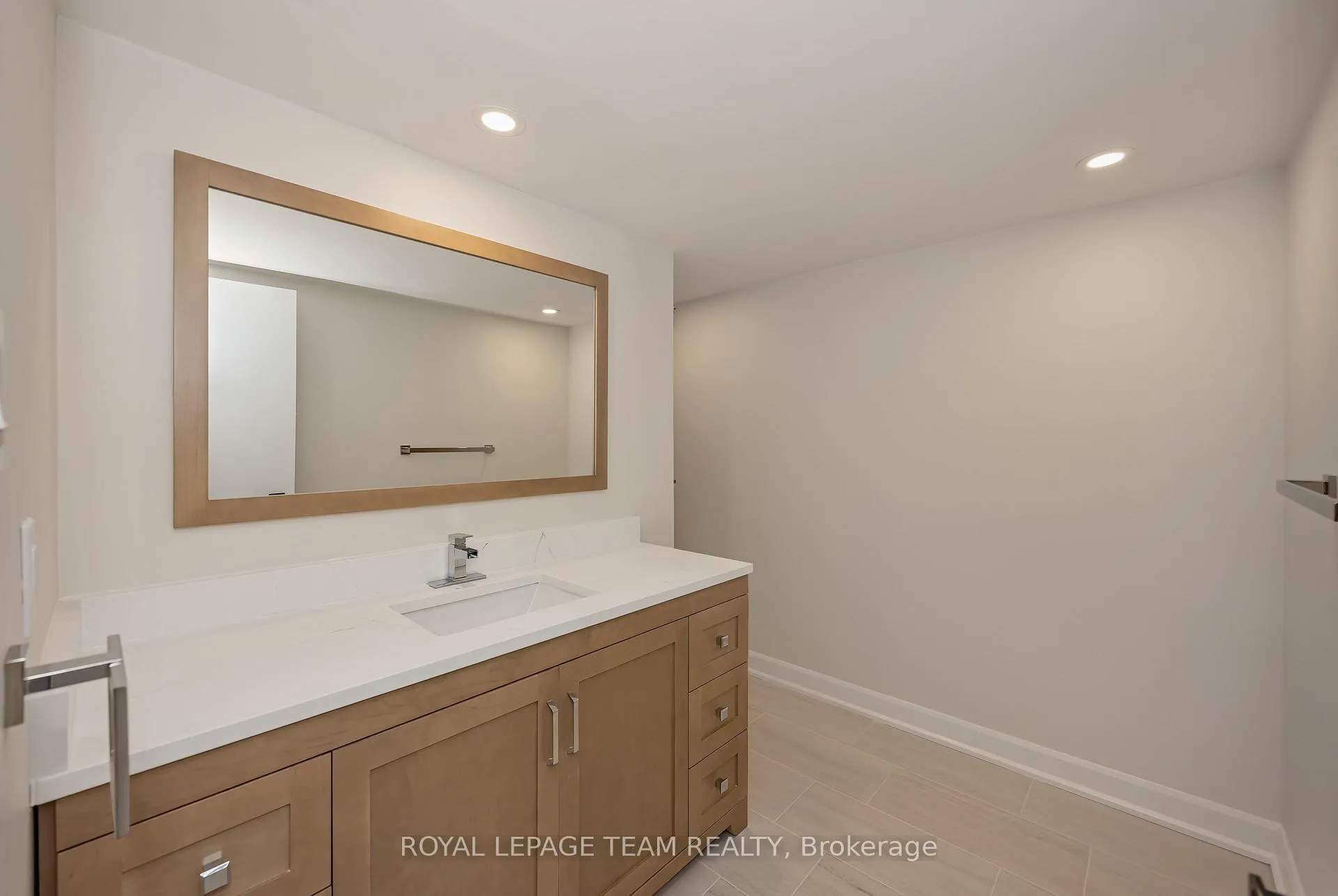 Photo 37 of Unit 214, 2630 Southvale Crescent, Ottawa, Sheffield Glen/Industrial Park — HOMEH