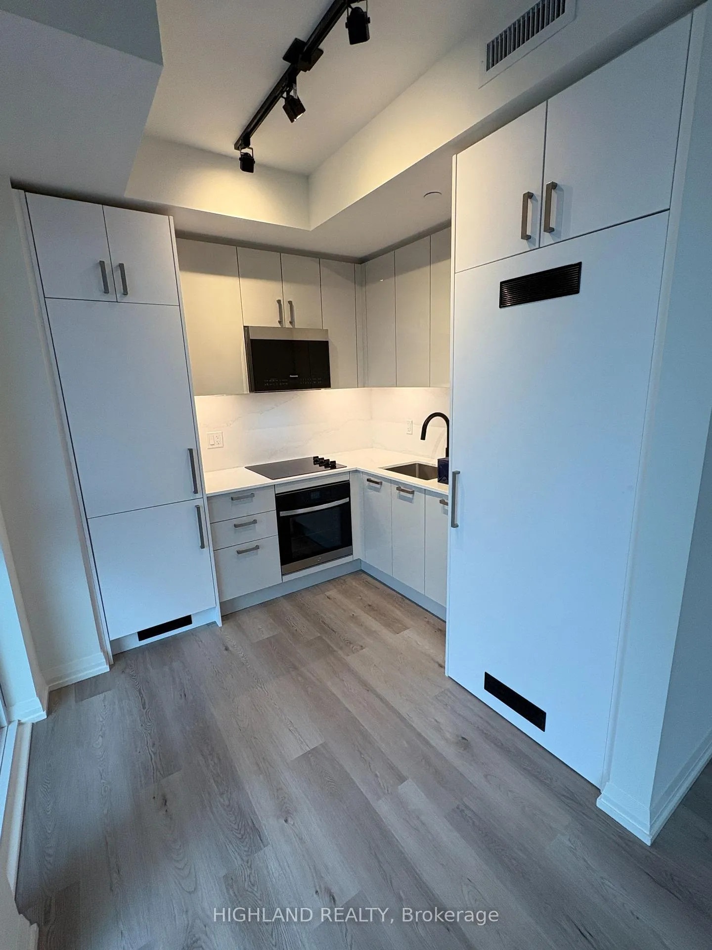 Photo 7 of Unit 615, 280 Dundas Street W, Toronto, Kensington-Chinatown — HOMEH