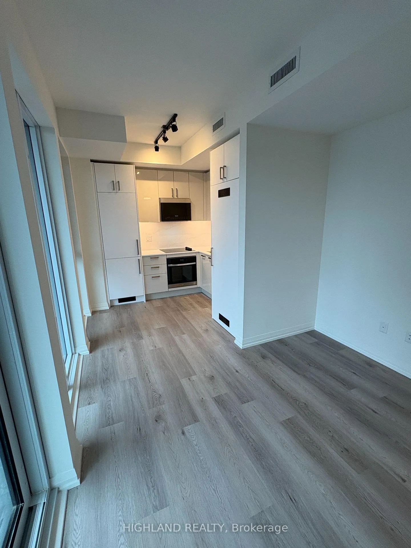 Photo 8 of Unit 615, 280 Dundas Street W, Toronto, Kensington-Chinatown — HOMEH