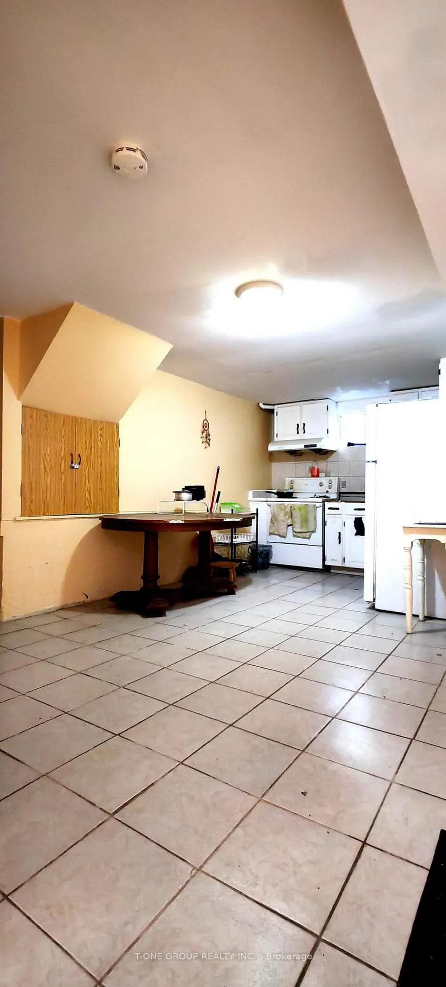 Photo 4 of 213 Risebrough Circuit, Markham, Milliken Mills West — HOMEH