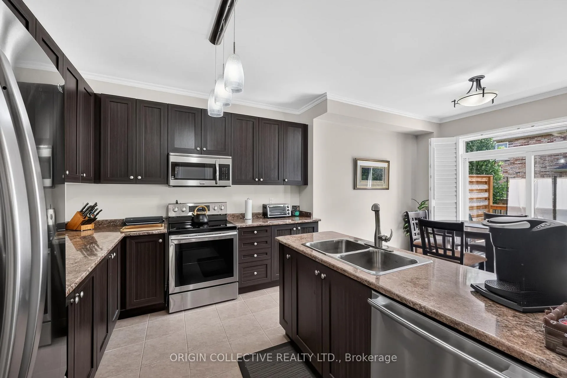 Photo 12 of 31 Bud Leggett Crescent, Georgina, Keswick South — HOMEH