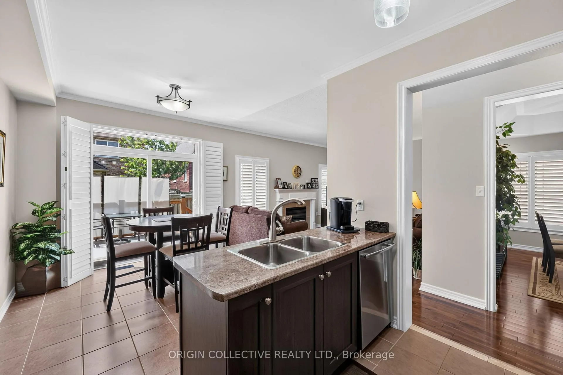 Photo 13 of 31 Bud Leggett Crescent, Georgina, Keswick South — HOMEH