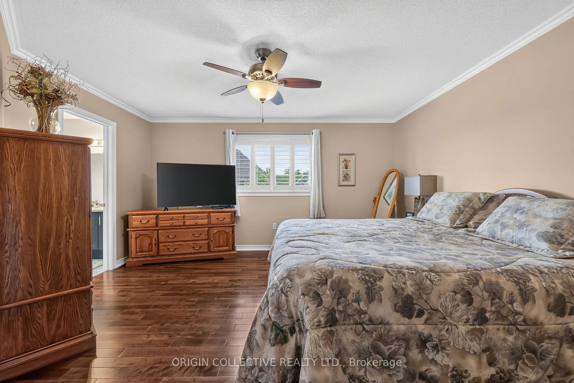 Photo 16 of 31 Bud Leggett Crescent, Georgina, Keswick South — HOMEH