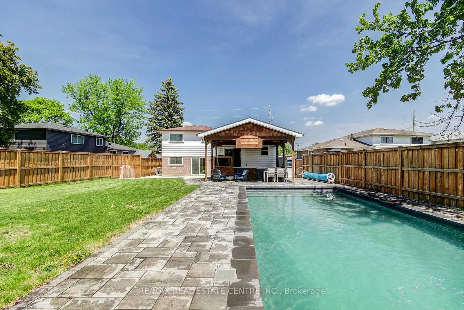Photo 1 of 200 Delrex Boulevard, Halton Hills, Georgetown — HOMEH