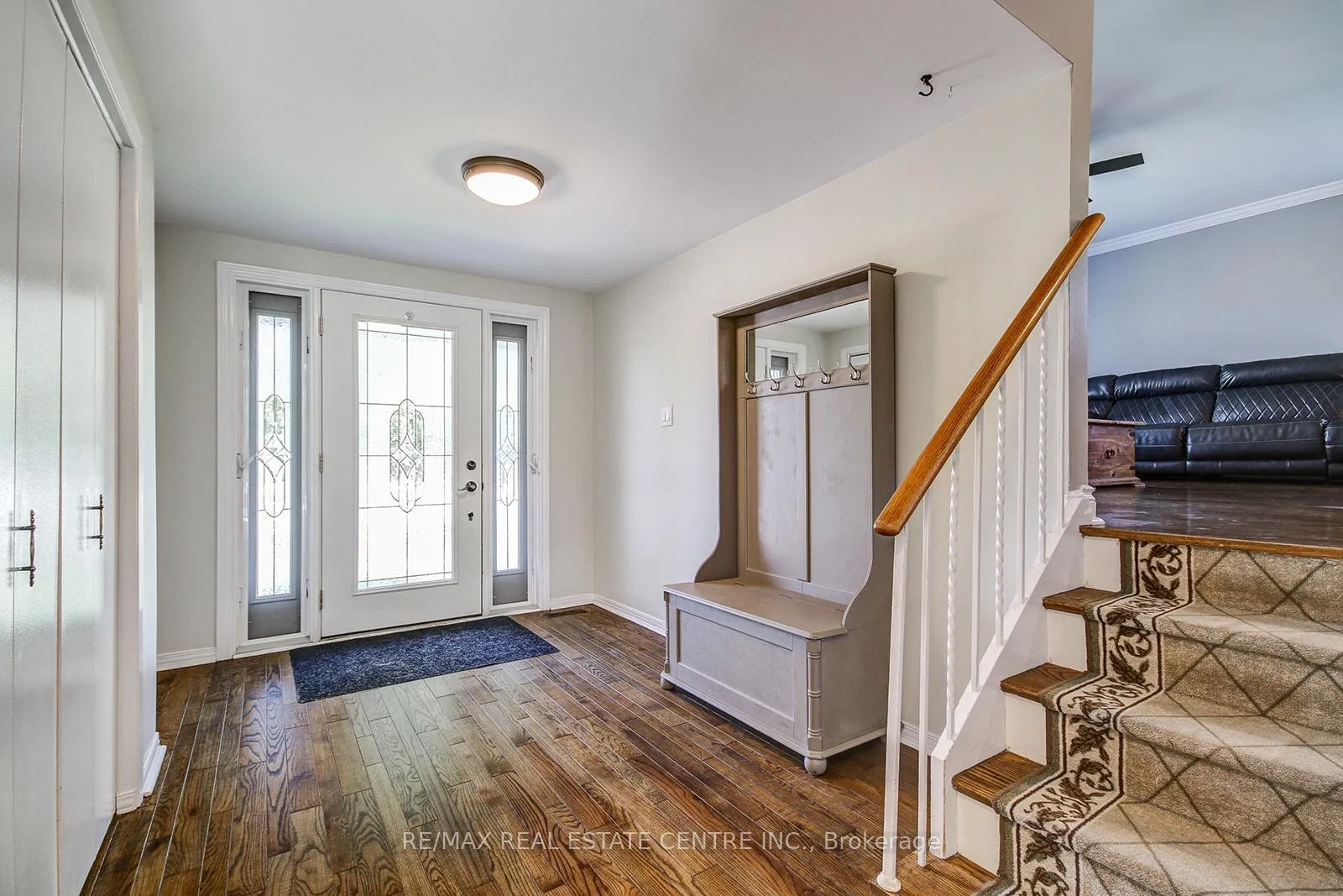 Photo 6 of 200 Delrex Boulevard, Halton Hills, Georgetown — HOMEH