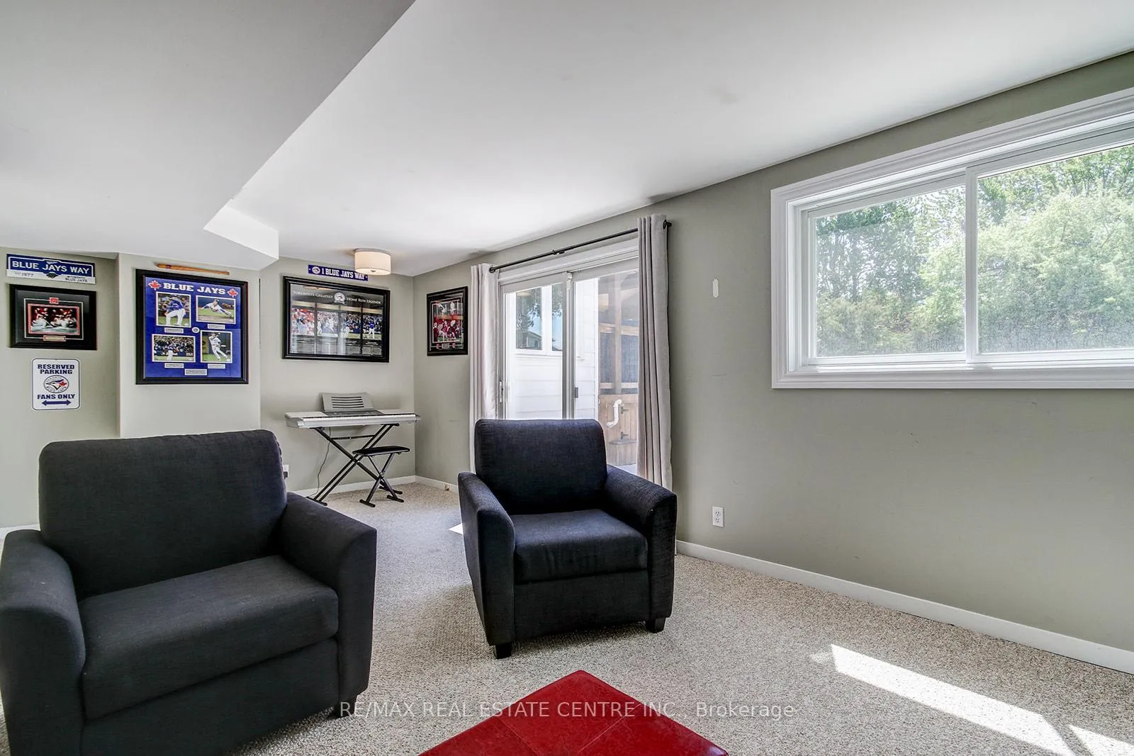 Photo 7 of 200 Delrex Boulevard, Halton Hills, Georgetown — HOMEH