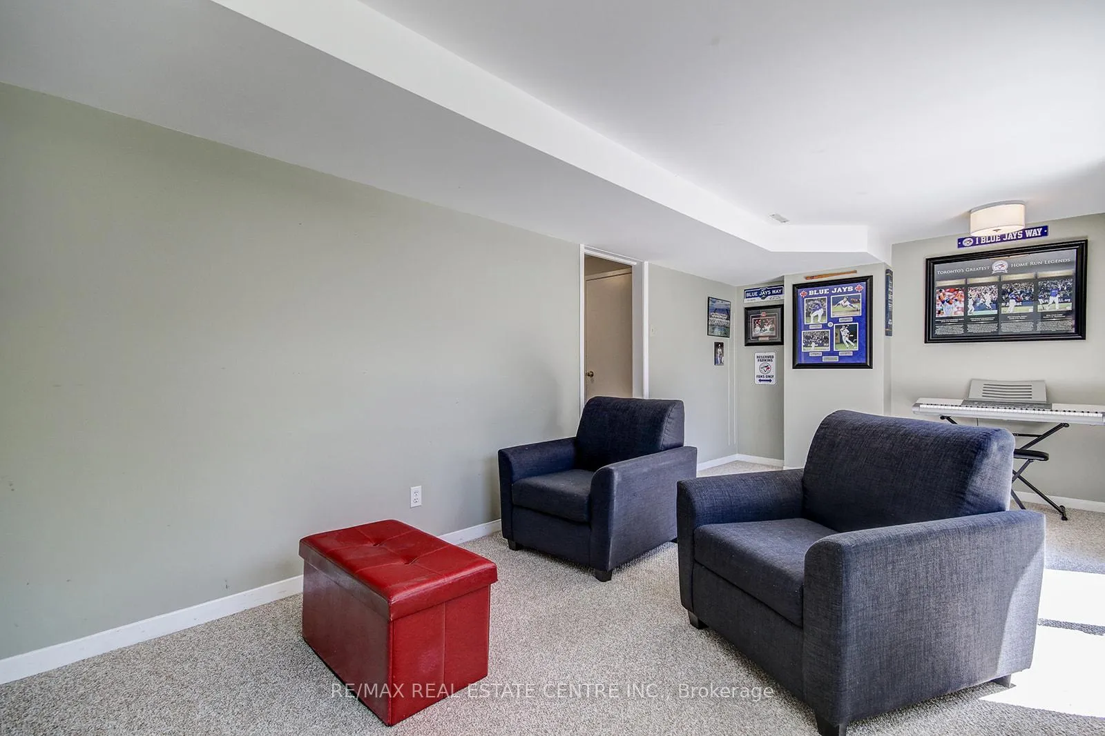 Photo 8 of 200 Delrex Boulevard, Halton Hills, Georgetown — HOMEH