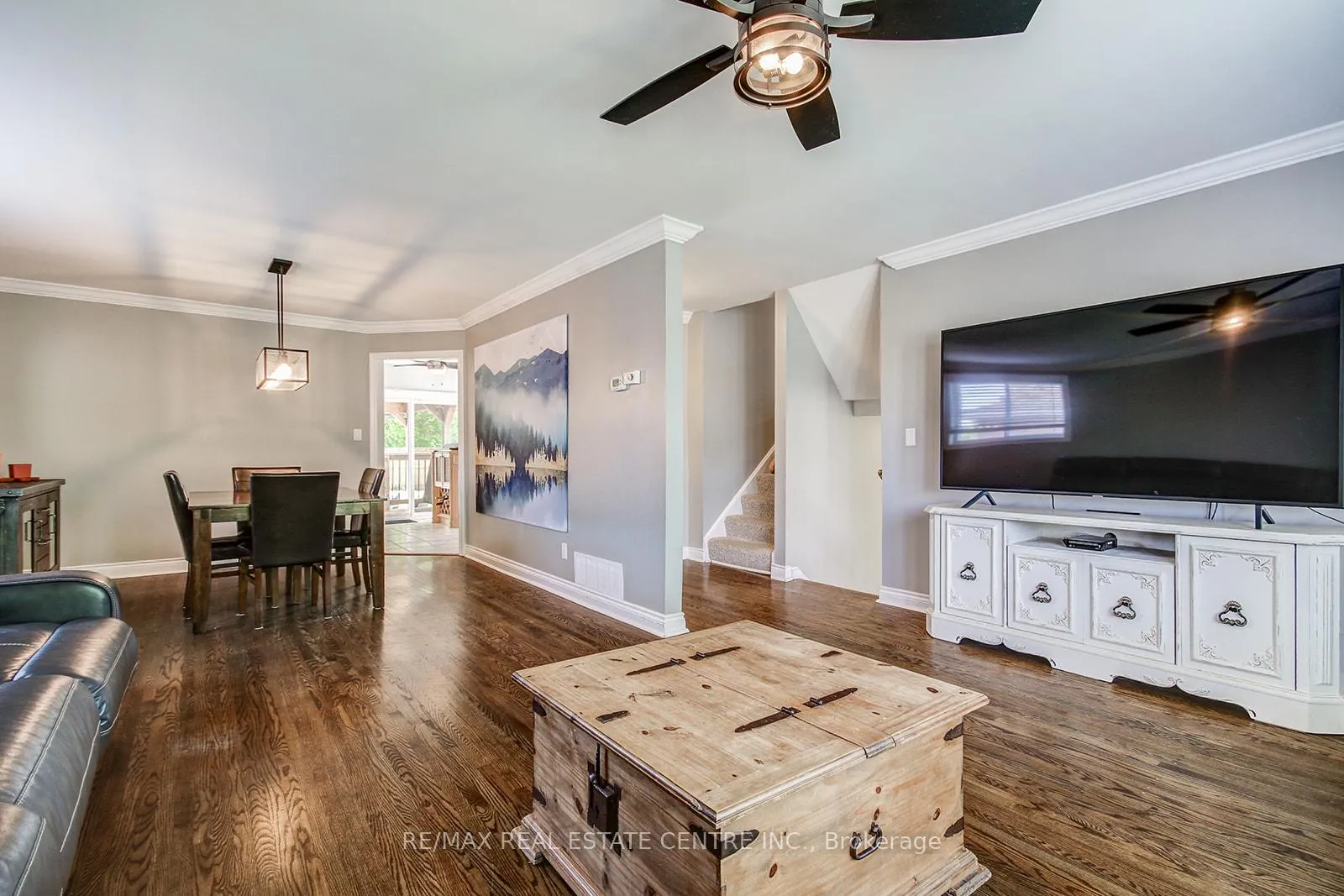 Photo 9 of 200 Delrex Boulevard, Halton Hills, Georgetown — HOMEH