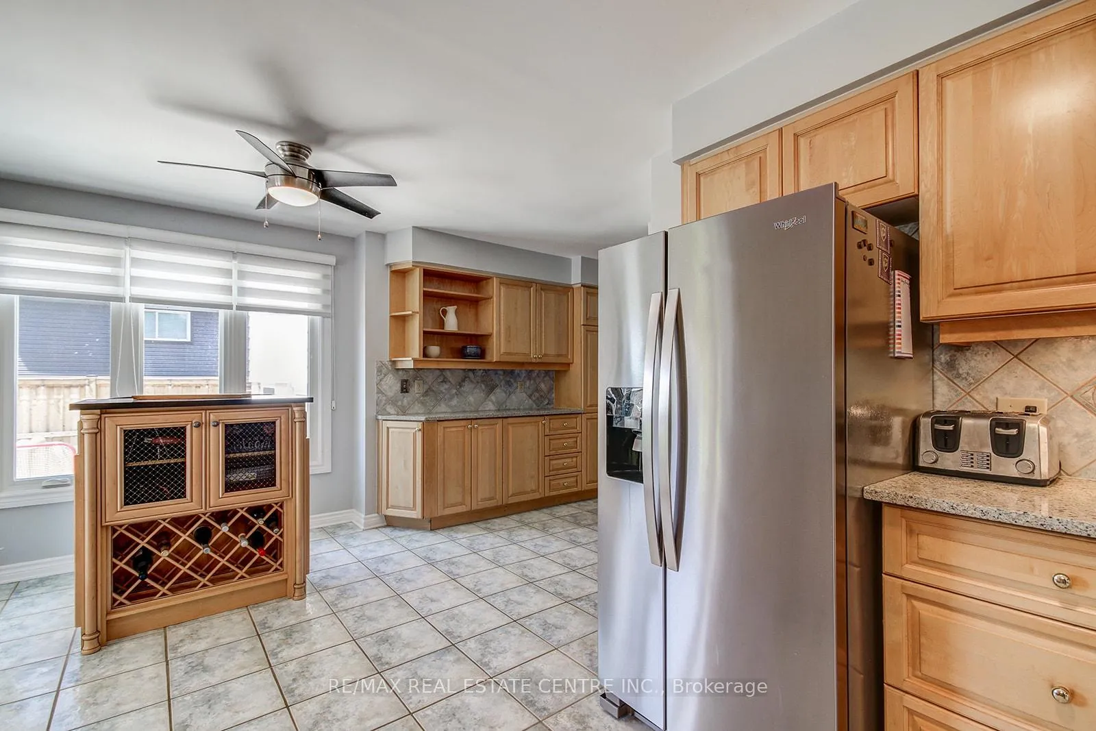 Photo 12 of 200 Delrex Boulevard, Halton Hills, Georgetown — HOMEH