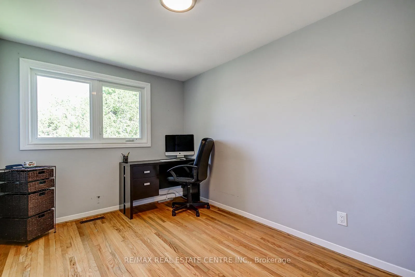 Photo 17 of 200 Delrex Boulevard, Halton Hills, Georgetown — HOMEH