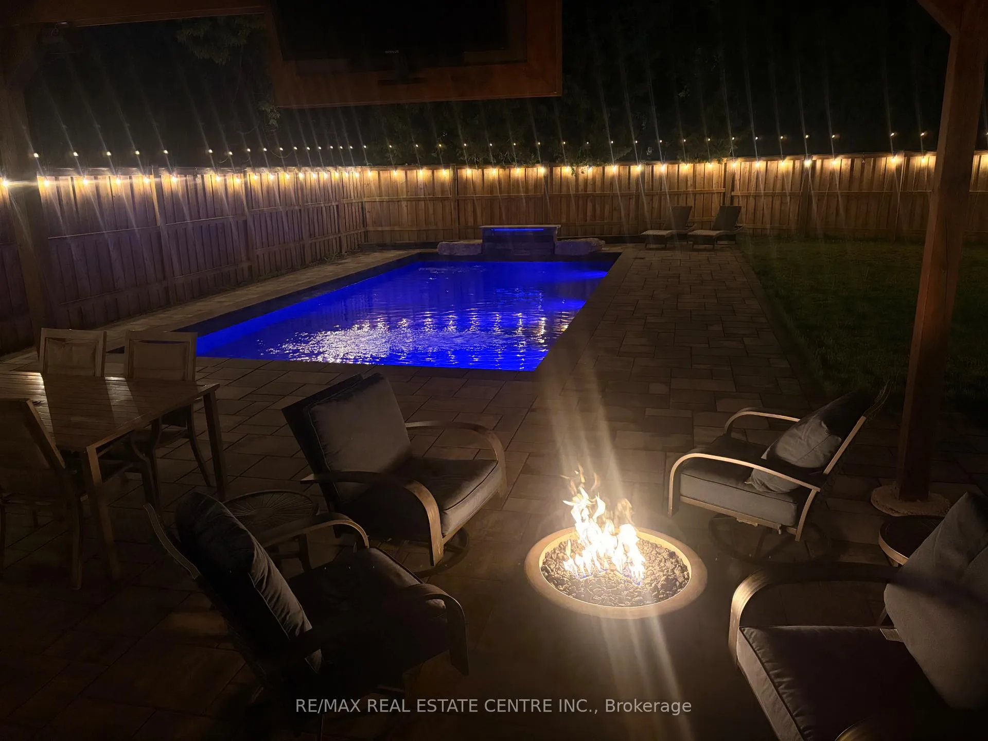 Photo 33 of 200 Delrex Boulevard, Halton Hills, Georgetown — HOMEH