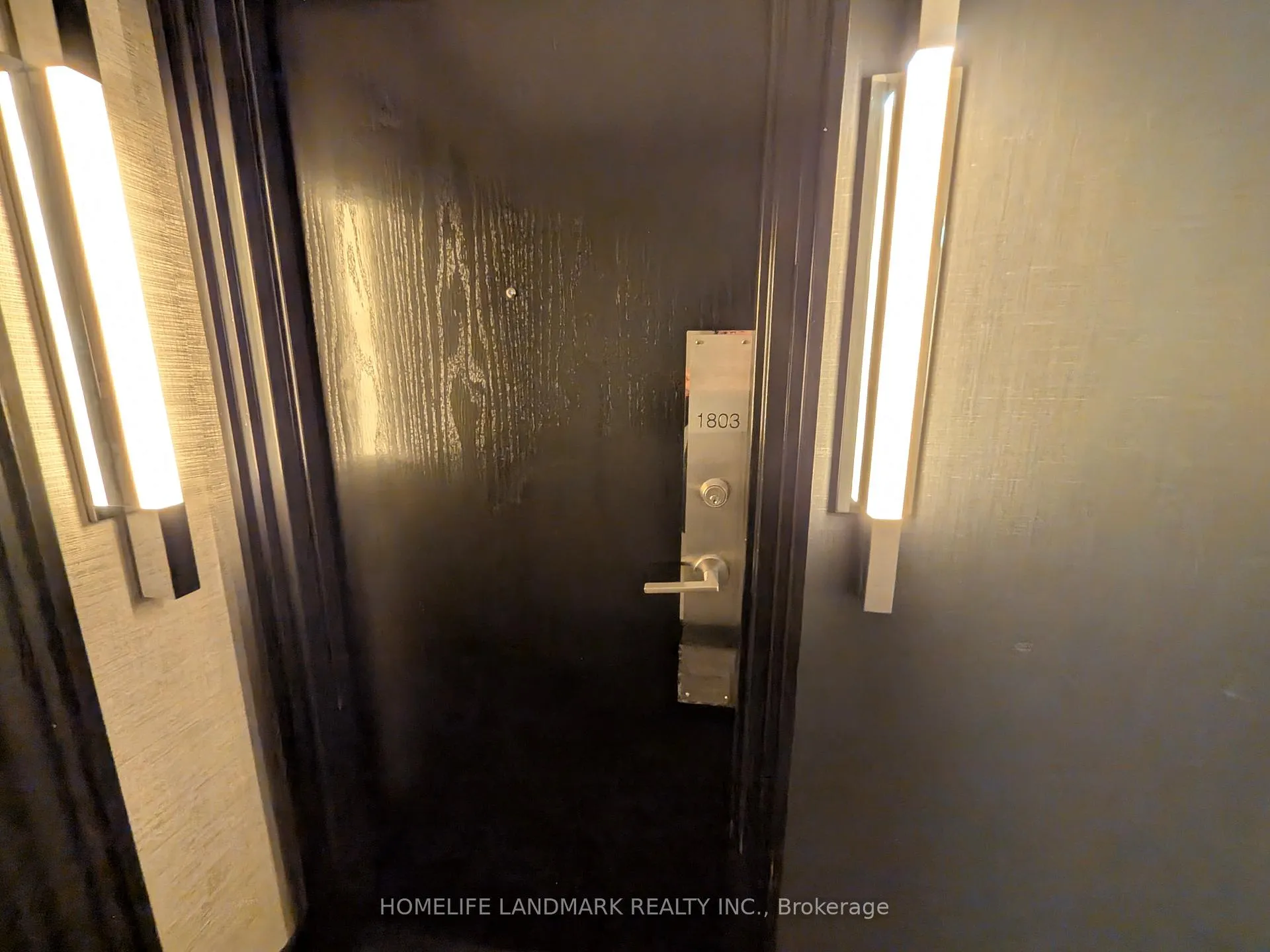 Photo 3 of Unit 1803, 8 Park Road, Toronto, Rosedale-Moore Park — HOMEH