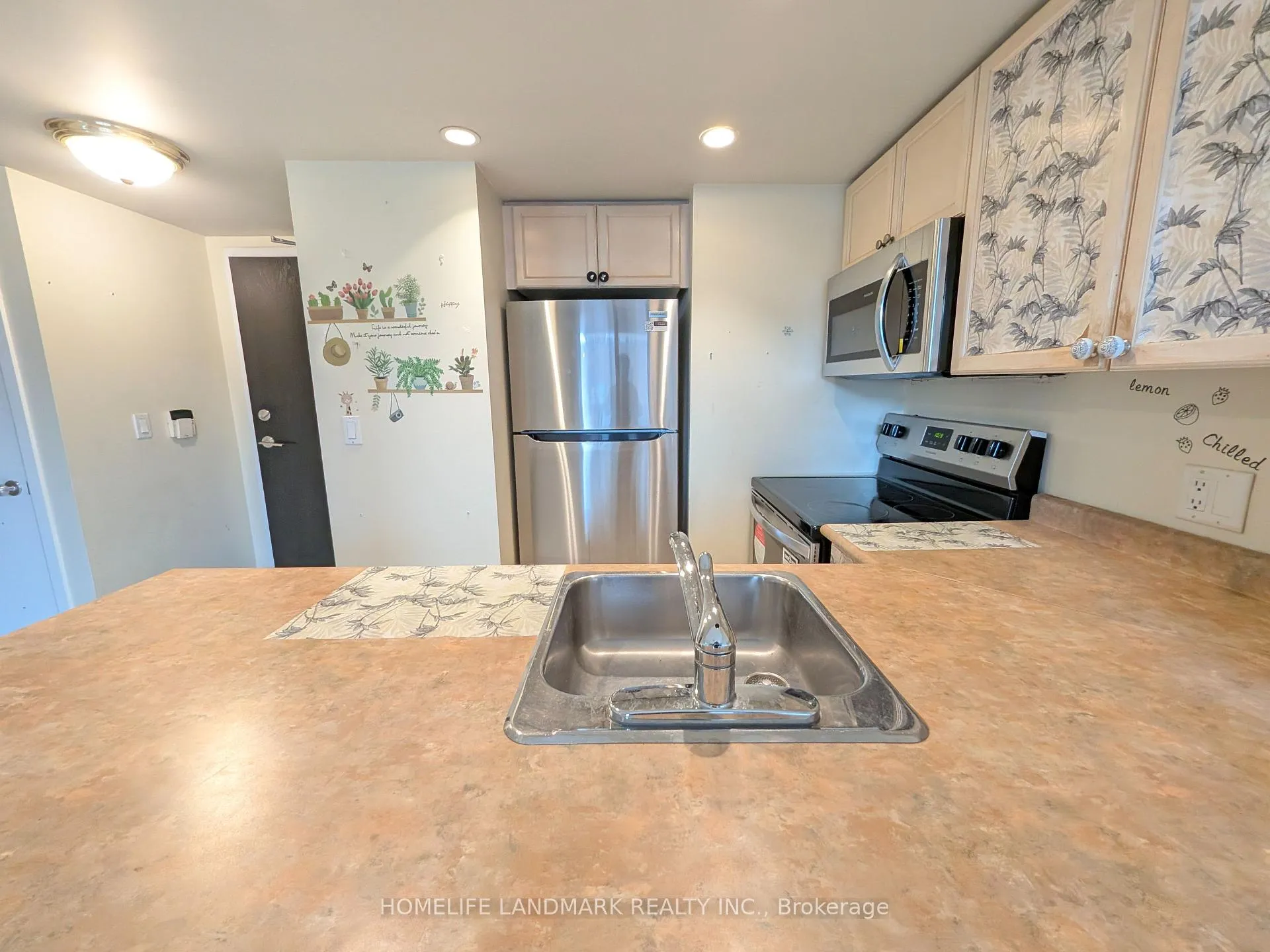 Photo 5 of Unit 1803, 8 Park Road, Toronto, Rosedale-Moore Park — HOMEH
