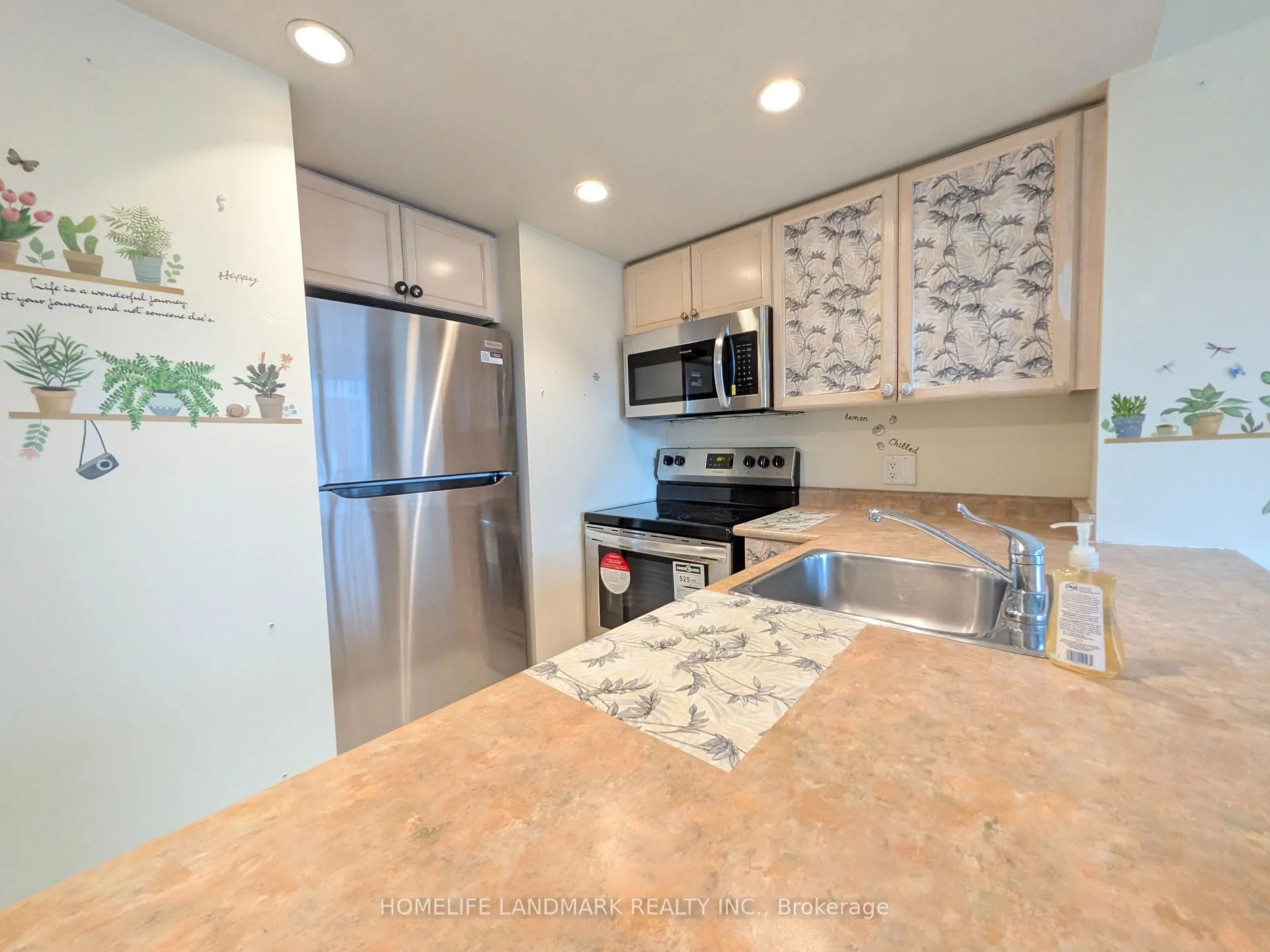 Photo 6 of Unit 1803, 8 Park Road, Toronto, Rosedale-Moore Park — HOMEH