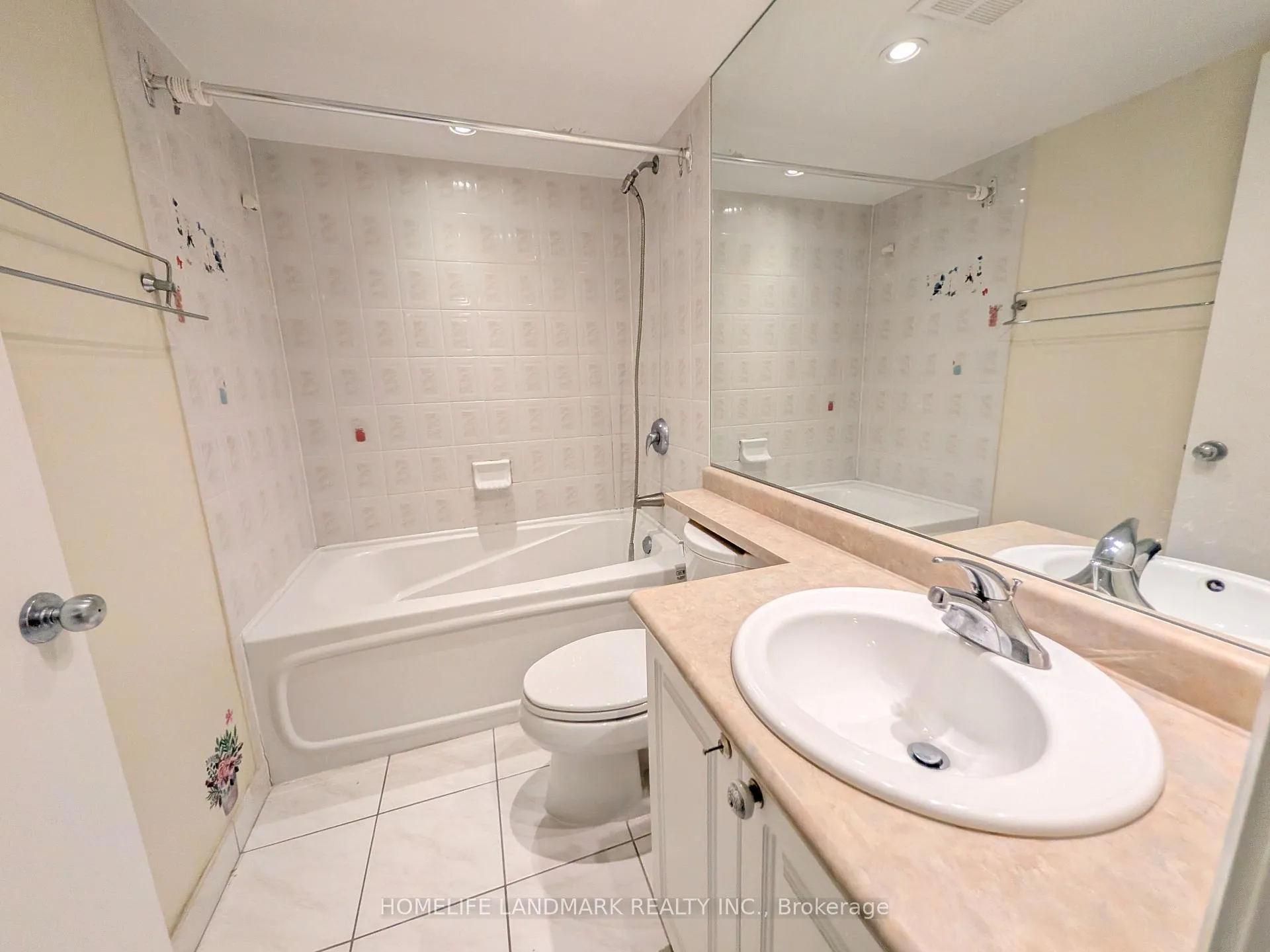 Photo 12 of Unit 1803, 8 Park Road, Toronto, Rosedale-Moore Park — HOMEH