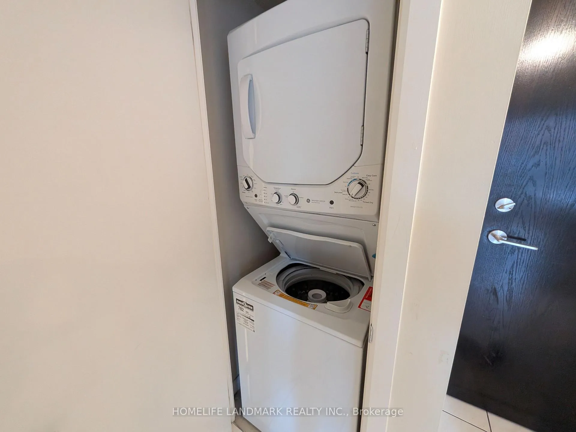 Photo 14 of Unit 1803, 8 Park Road, Toronto, Rosedale-Moore Park — HOMEH