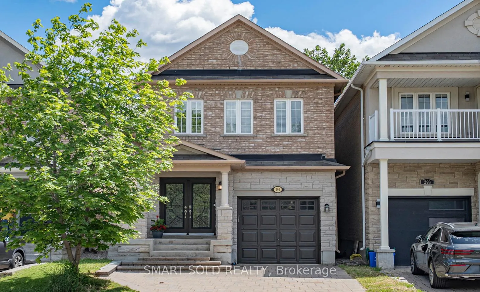 Photo 1 of 295 Bathurst Glen Drive, Vaughan, Patterson — HOMEH