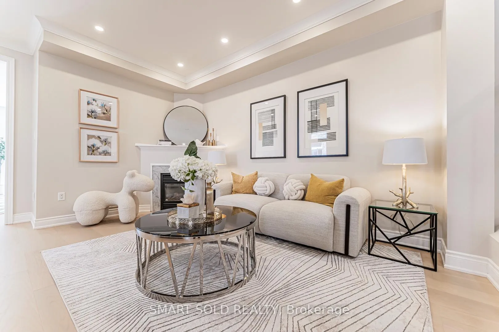 Photo 4 of 295 Bathurst Glen Drive, Vaughan, Patterson — HOMEH