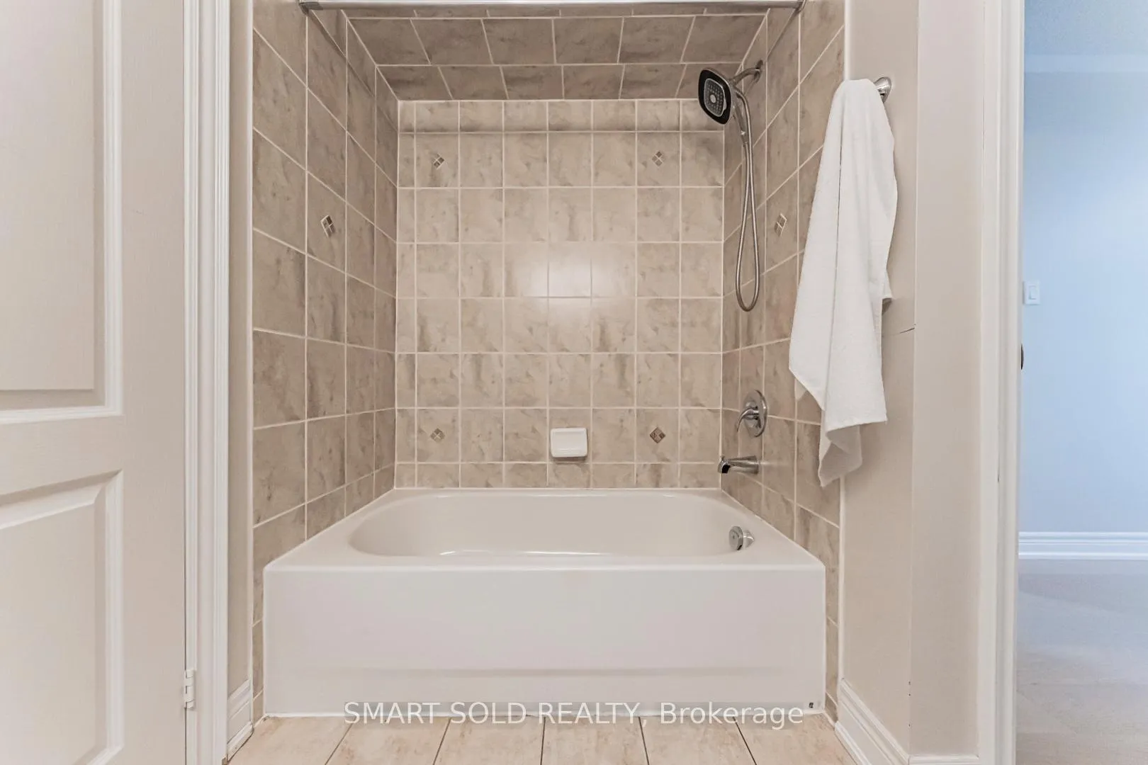 Photo 19 of 295 Bathurst Glen Drive, Vaughan, Patterson — HOMEH