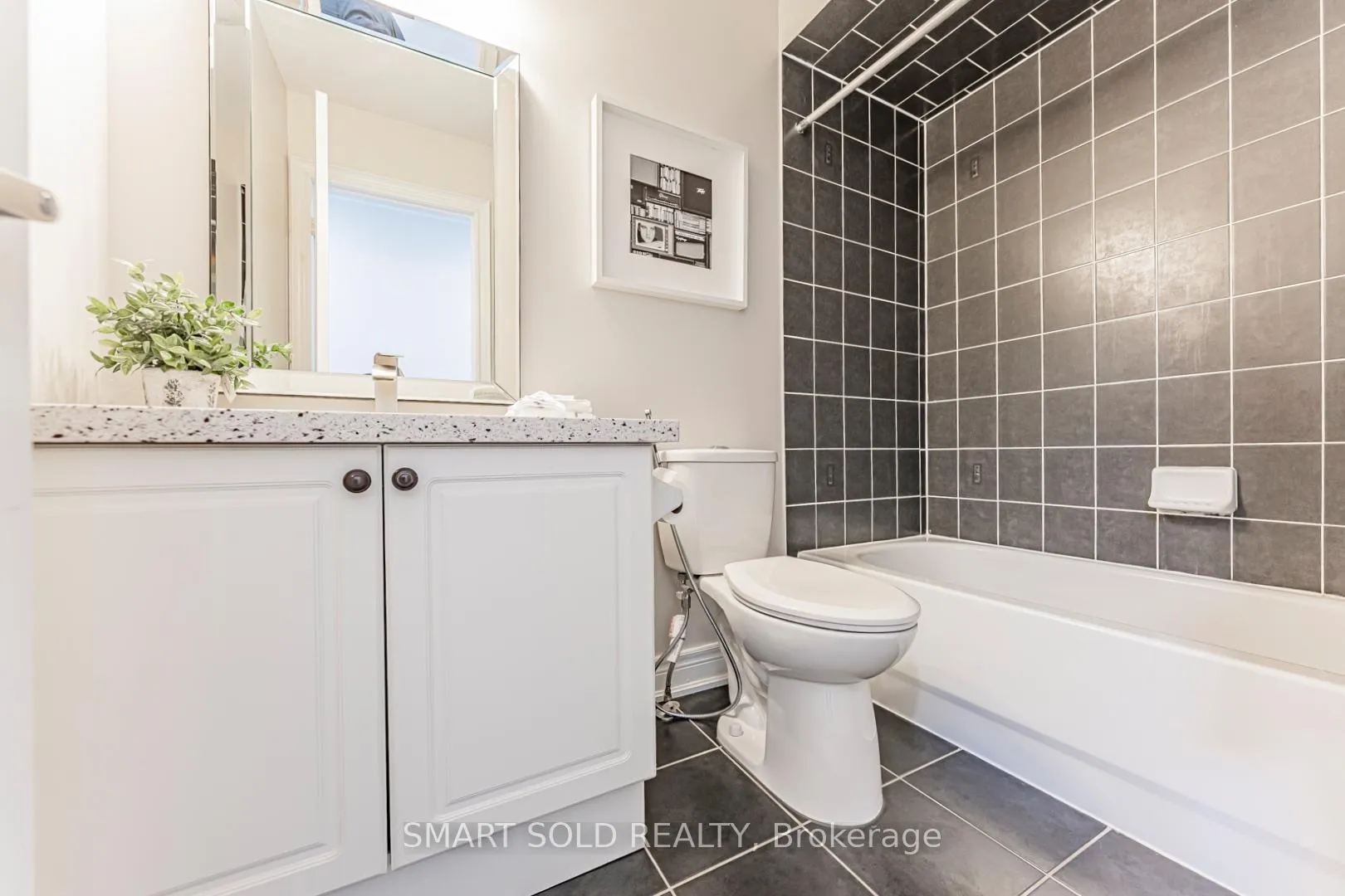 Photo 24 of 295 Bathurst Glen Drive, Vaughan, Patterson — HOMEH