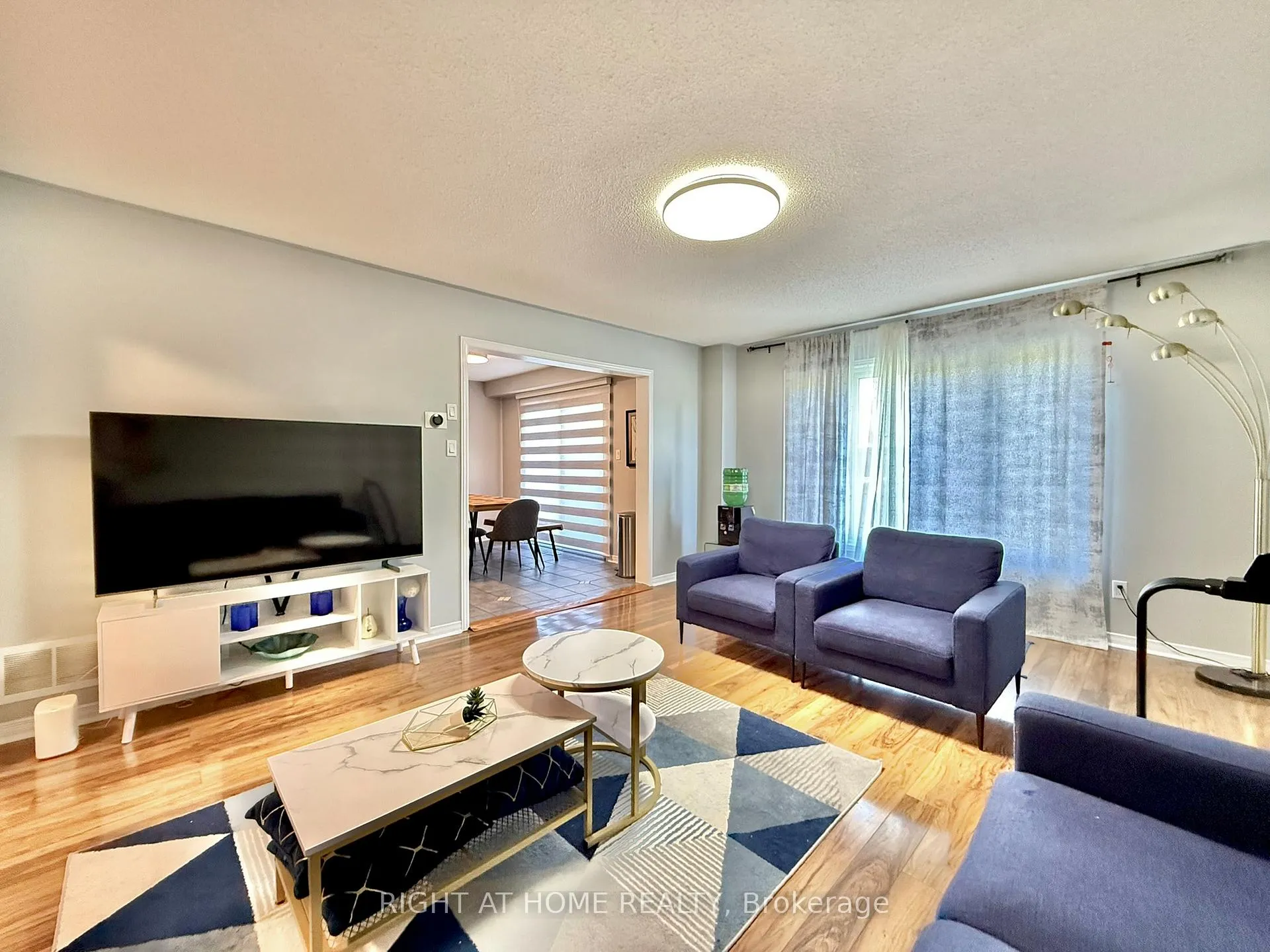 Photo 5 of 569 Walpole Crescent, Newmarket, Stonehaven-Wyndham — HOMEH