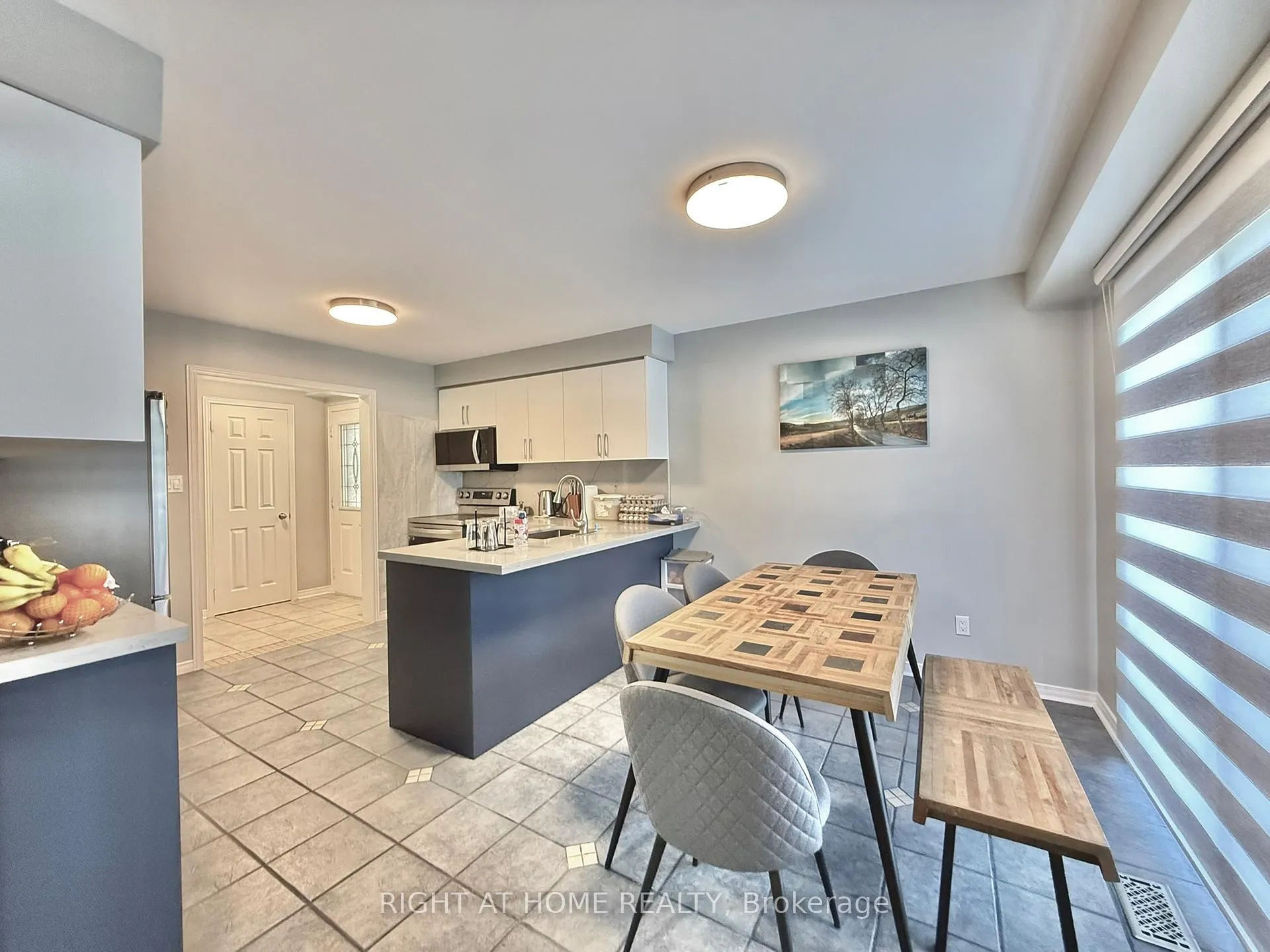 Photo 12 of 569 Walpole Crescent, Newmarket, Stonehaven-Wyndham — HOMEH