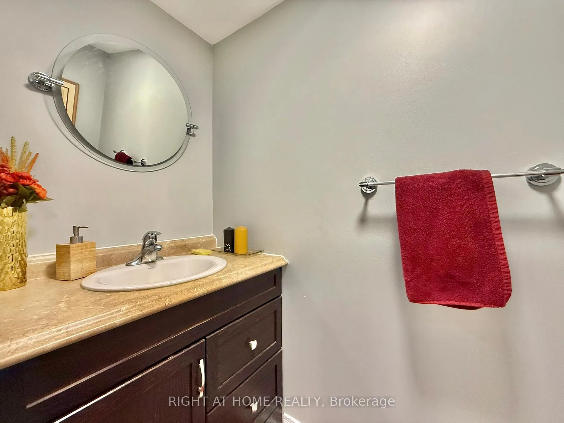 Photo 16 of 569 Walpole Crescent, Newmarket, Stonehaven-Wyndham — HOMEH