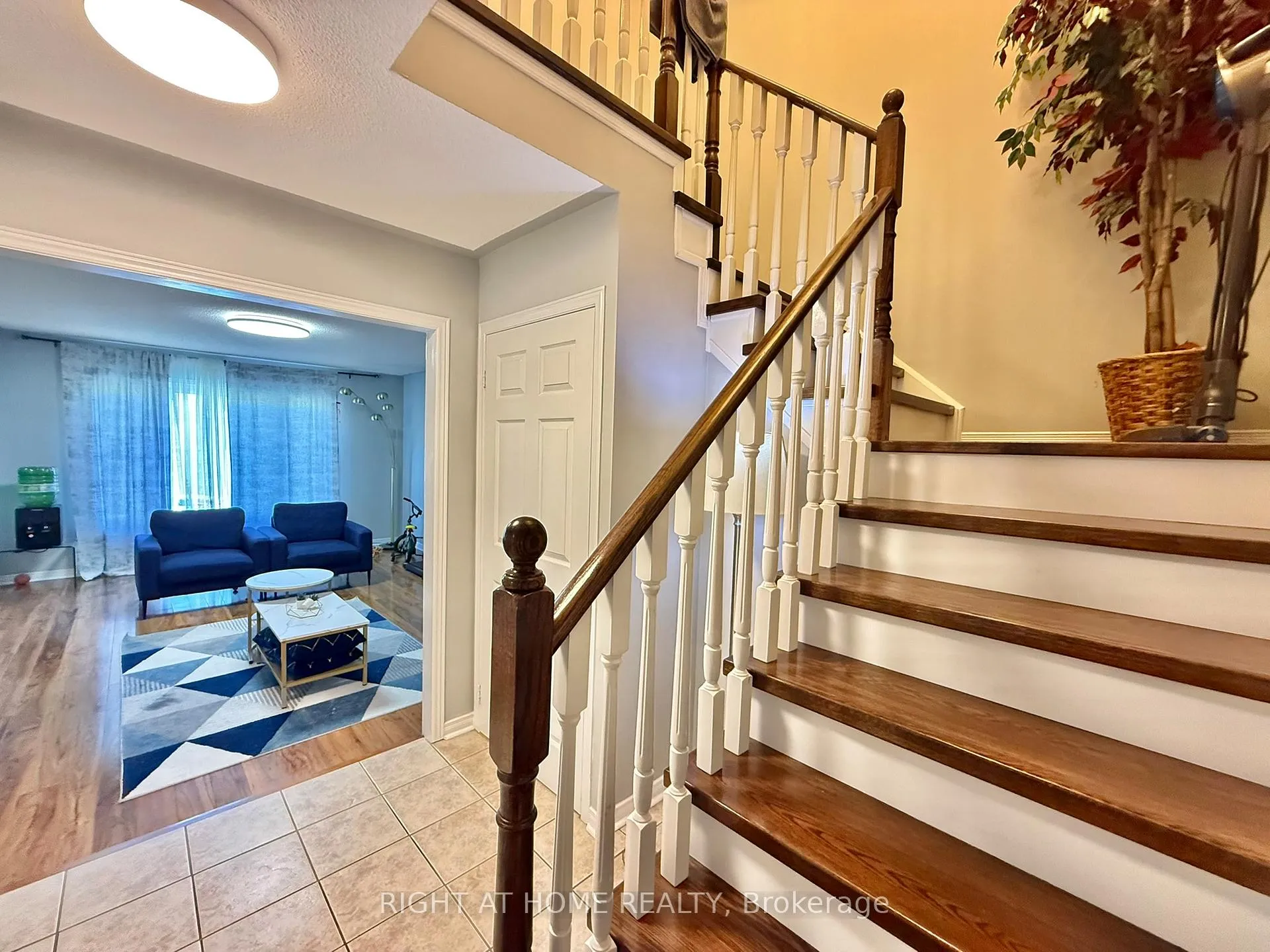Photo 17 of 569 Walpole Crescent, Newmarket, Stonehaven-Wyndham — HOMEH