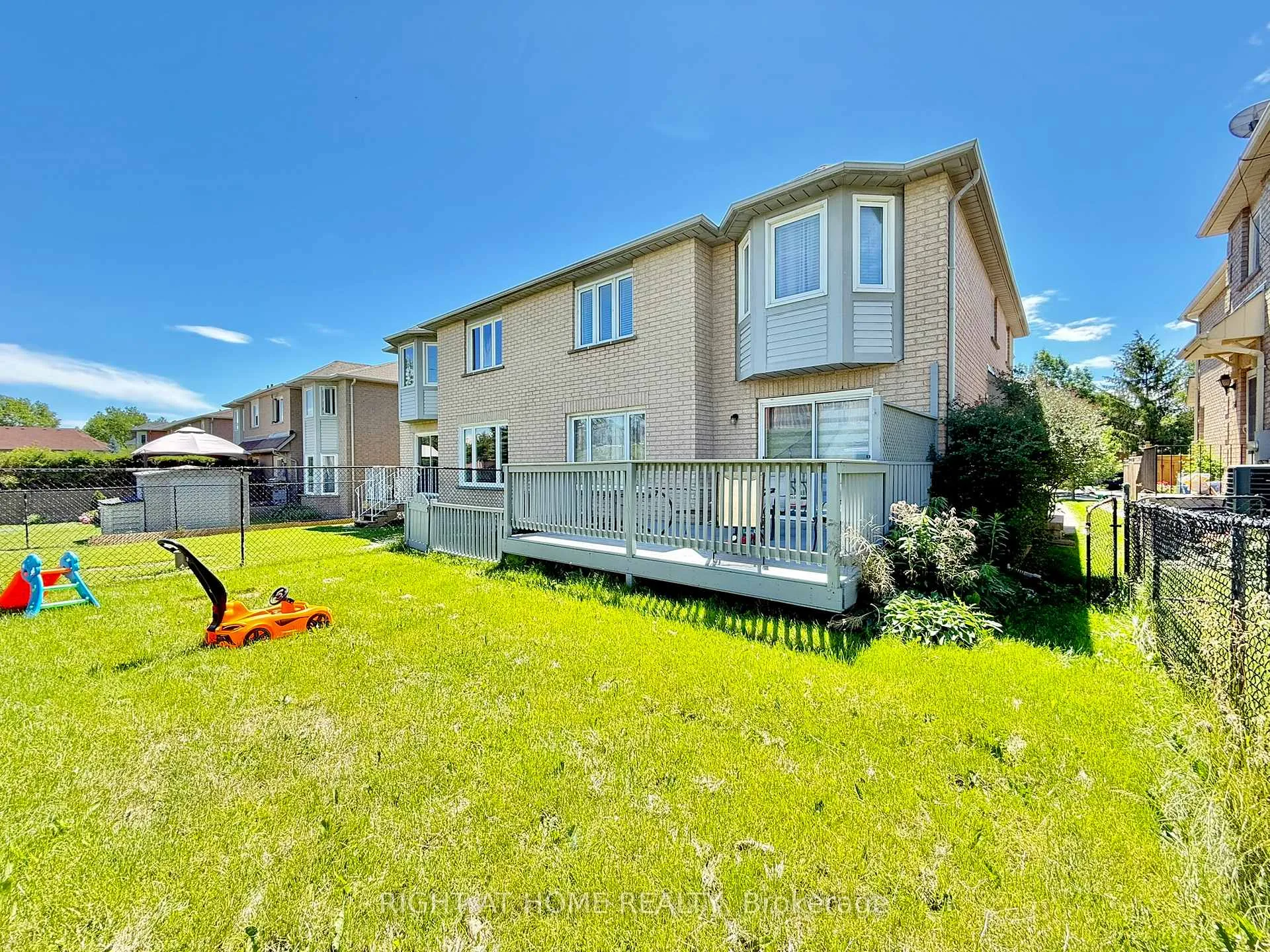Photo 1 of 569 Walpole Crescent, Newmarket, Stonehaven-Wyndham — HOMEH