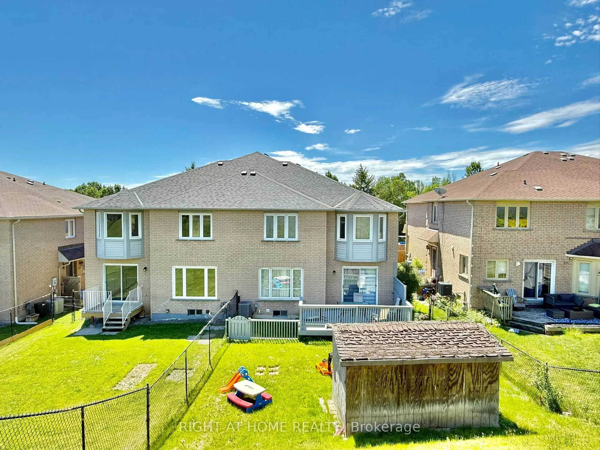 Photo 32 of 569 Walpole Crescent, Newmarket, Stonehaven-Wyndham — HOMEH