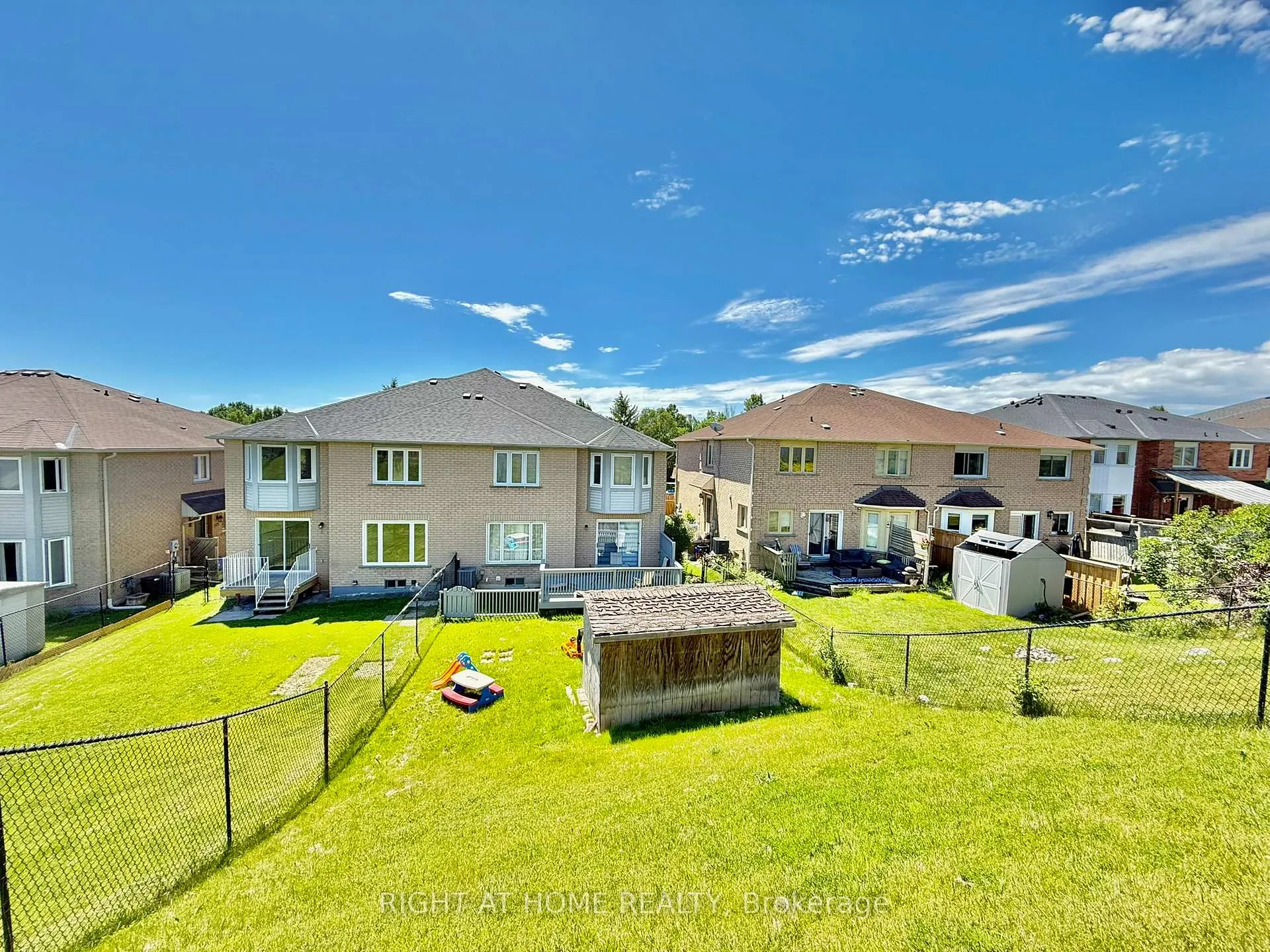 Photo 33 of 569 Walpole Crescent, Newmarket, Stonehaven-Wyndham — HOMEH