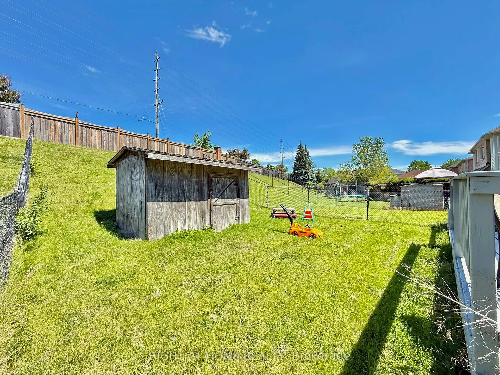 Photo 37 of 569 Walpole Crescent, Newmarket, Stonehaven-Wyndham — HOMEH